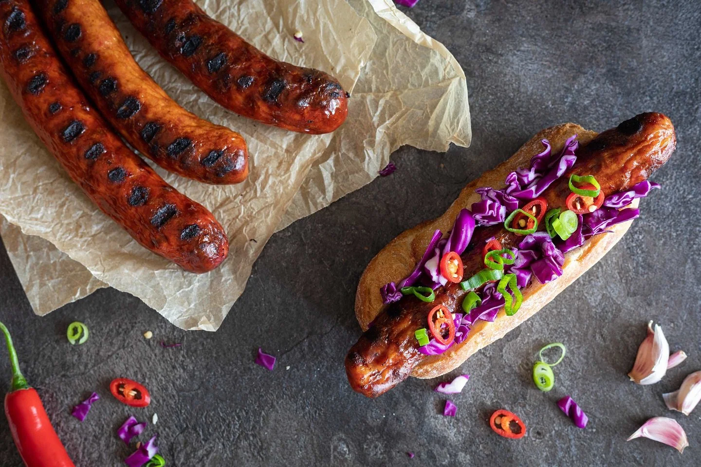 How do you caption a photo of delicious looking sausages without sounding inappropriate? Asking for a friend… 👀
#therightbitofeverything #brats #bratwurst #bratwürst #bratwurstsausage #bratsausages #bratwursts #foodphoto #foodphotograph