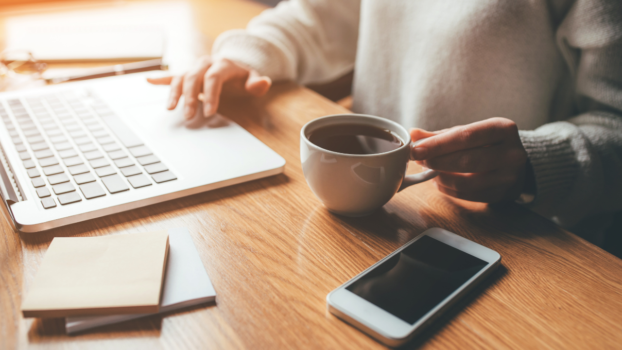 Nat Phillips offers online talk therapy and counselling sessions for adults and teens across New Zealand.