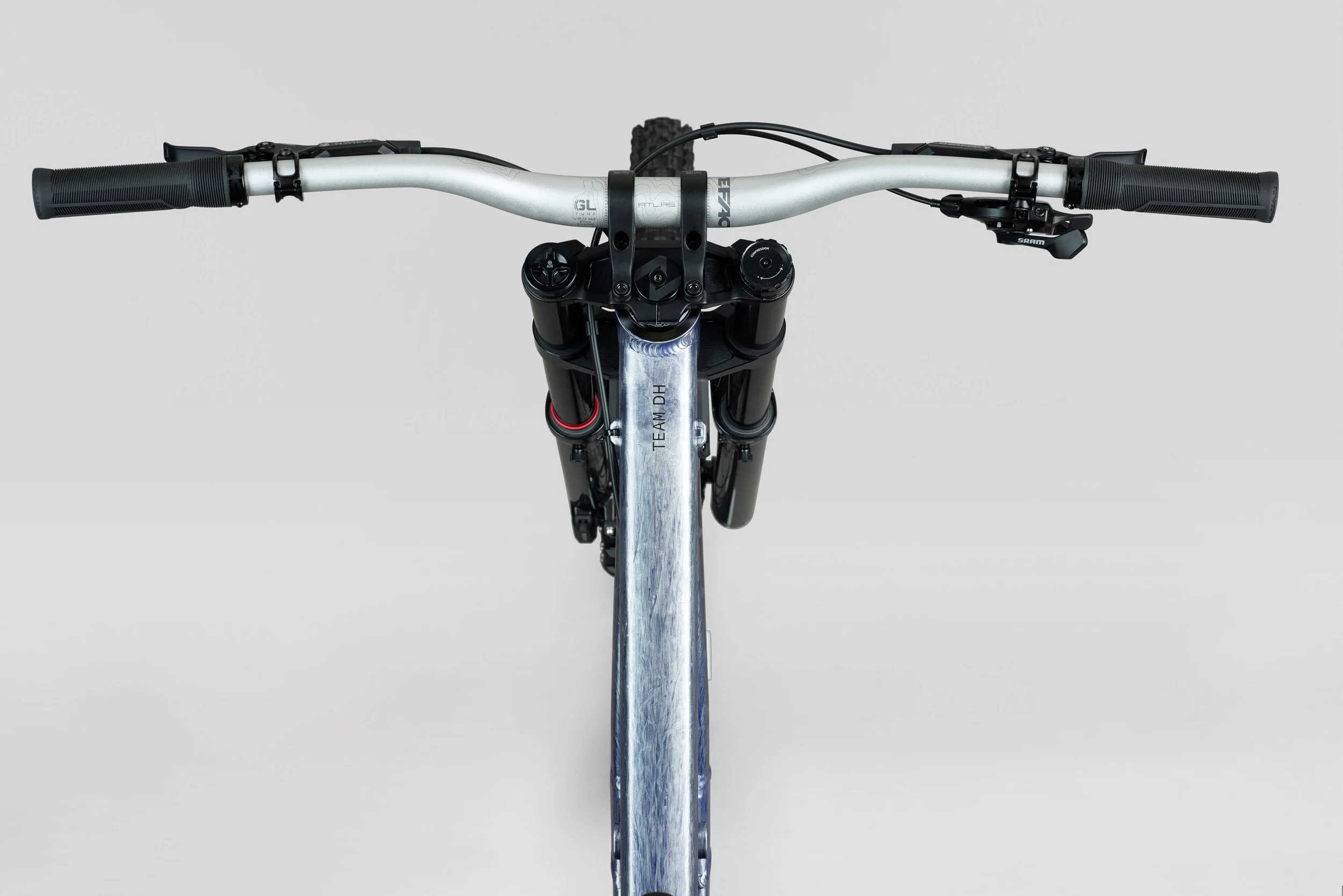 MY27 Team DH 2 RockShox Silver-Blue POV.jpg