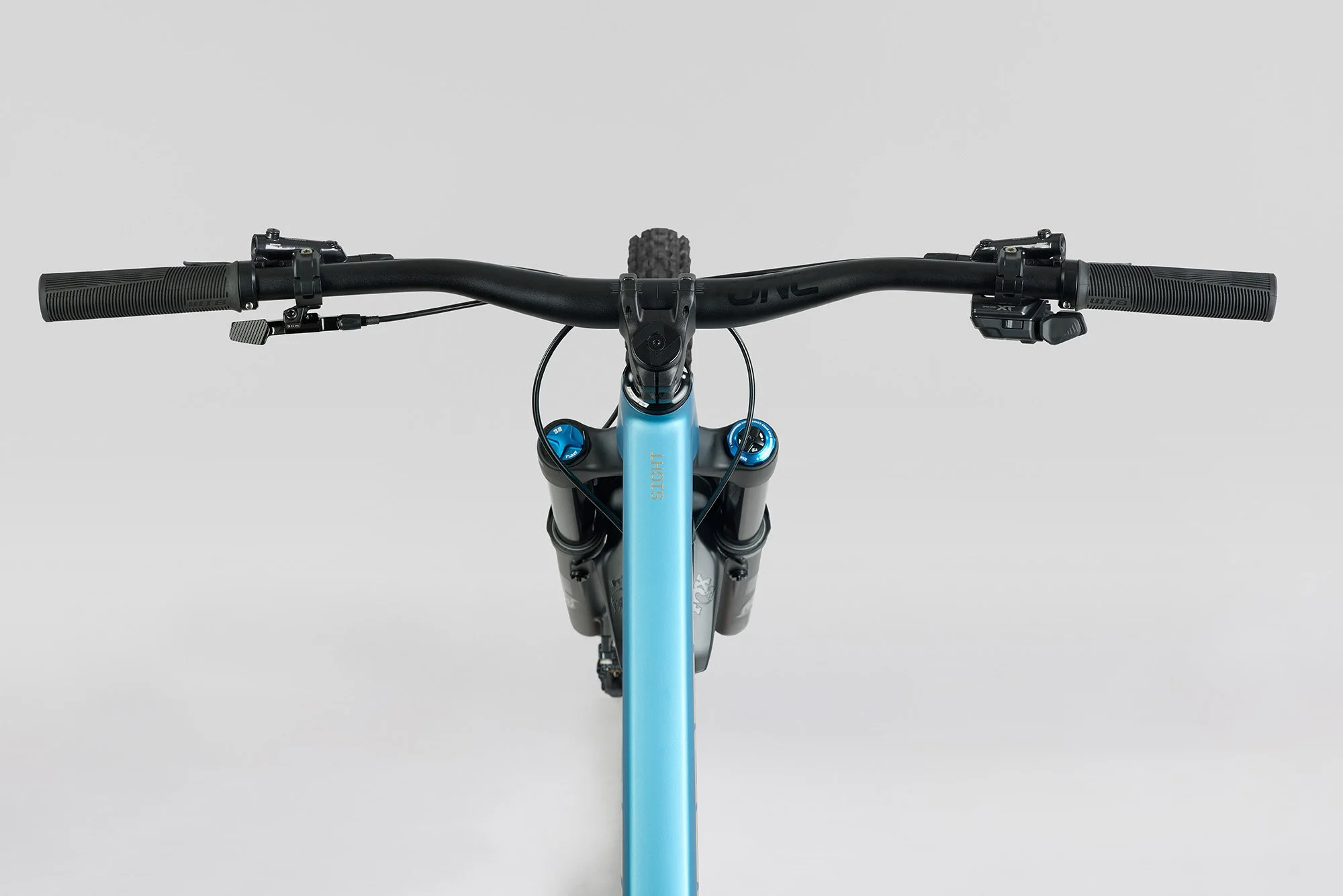 MY27 Sight A1 160 Pacific Blue POV.jpg