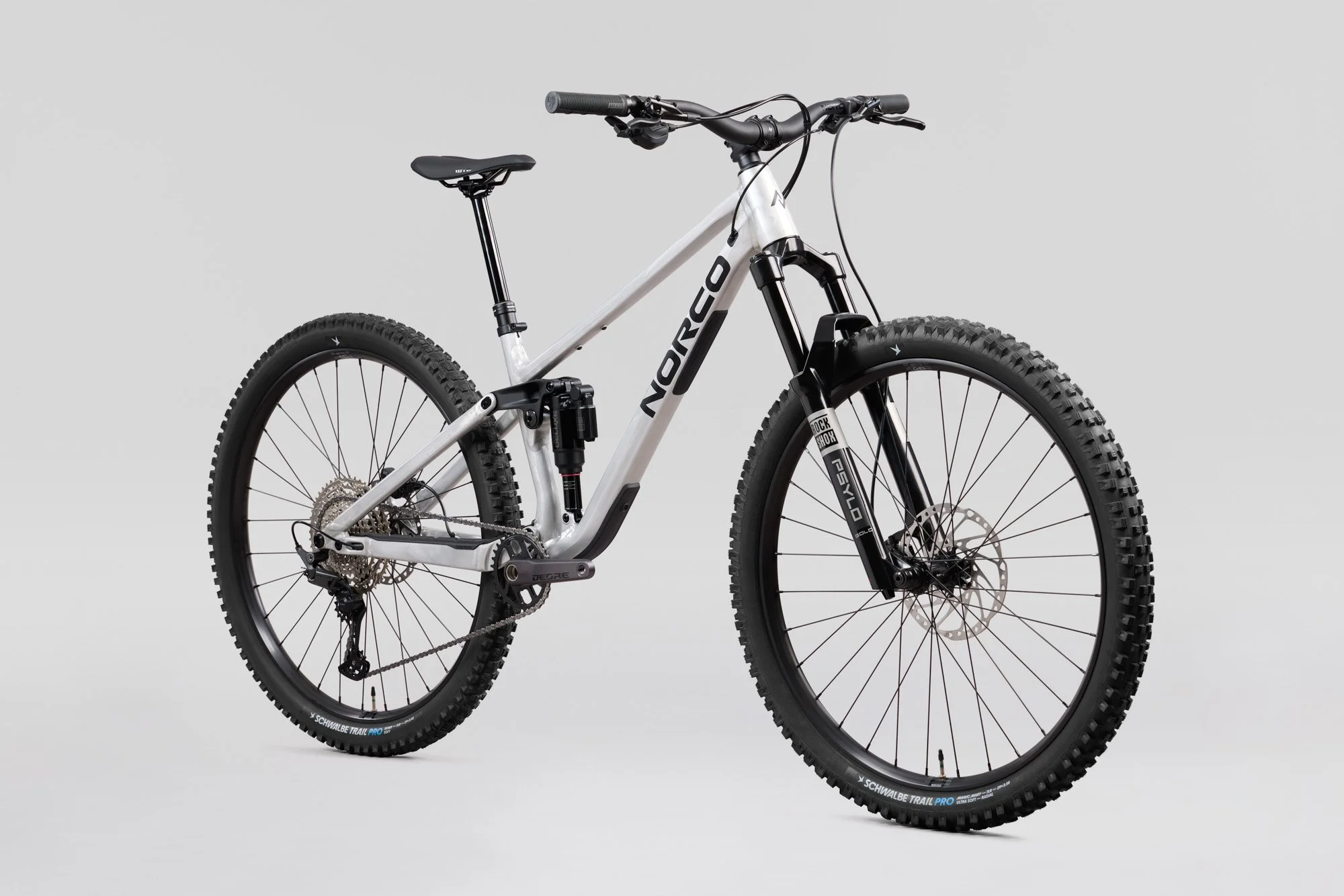 MY27 Fluid A2 Raw Alloy Silver Quarter View.jpg