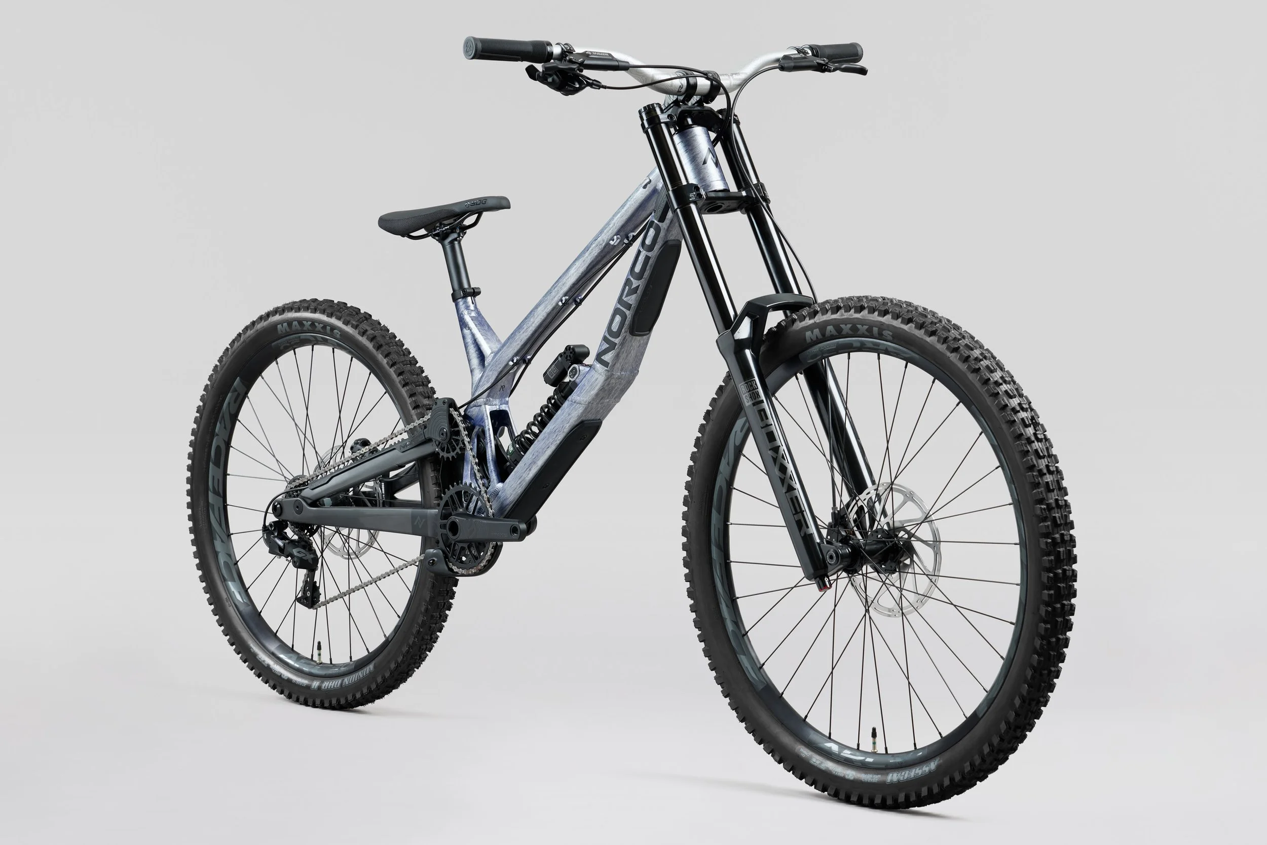 MY27 Team DH 2 RockShox Silver-Blue Quarter View.jpg