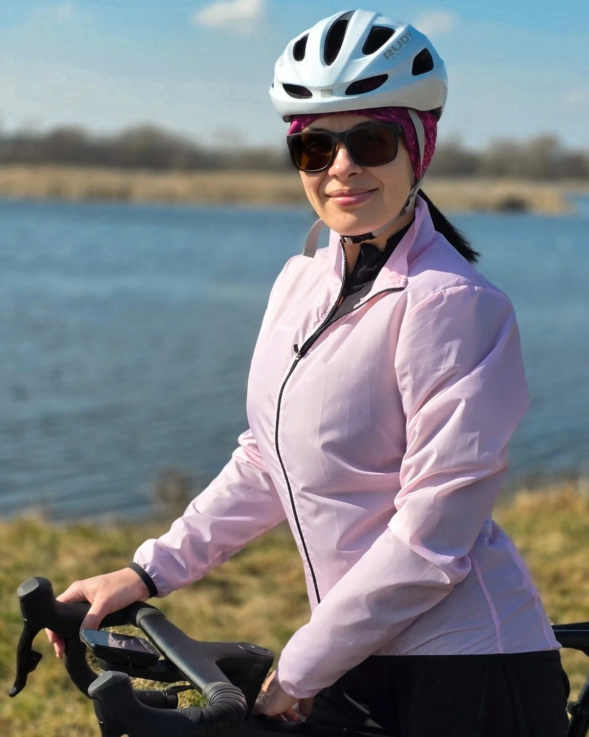 &bdquo;Rower + słońce + SPF = idealna recepta na udany dzień! ☀️🚴&zwj;♀️

W Estiface wierzymy w holistyczne podejście do estetyki. Zdrowy styl życia to fundament, na kt&oacute;rym budujemy efekty naszych zabieg&oacute;w. Czerpmy z natury to, co najl