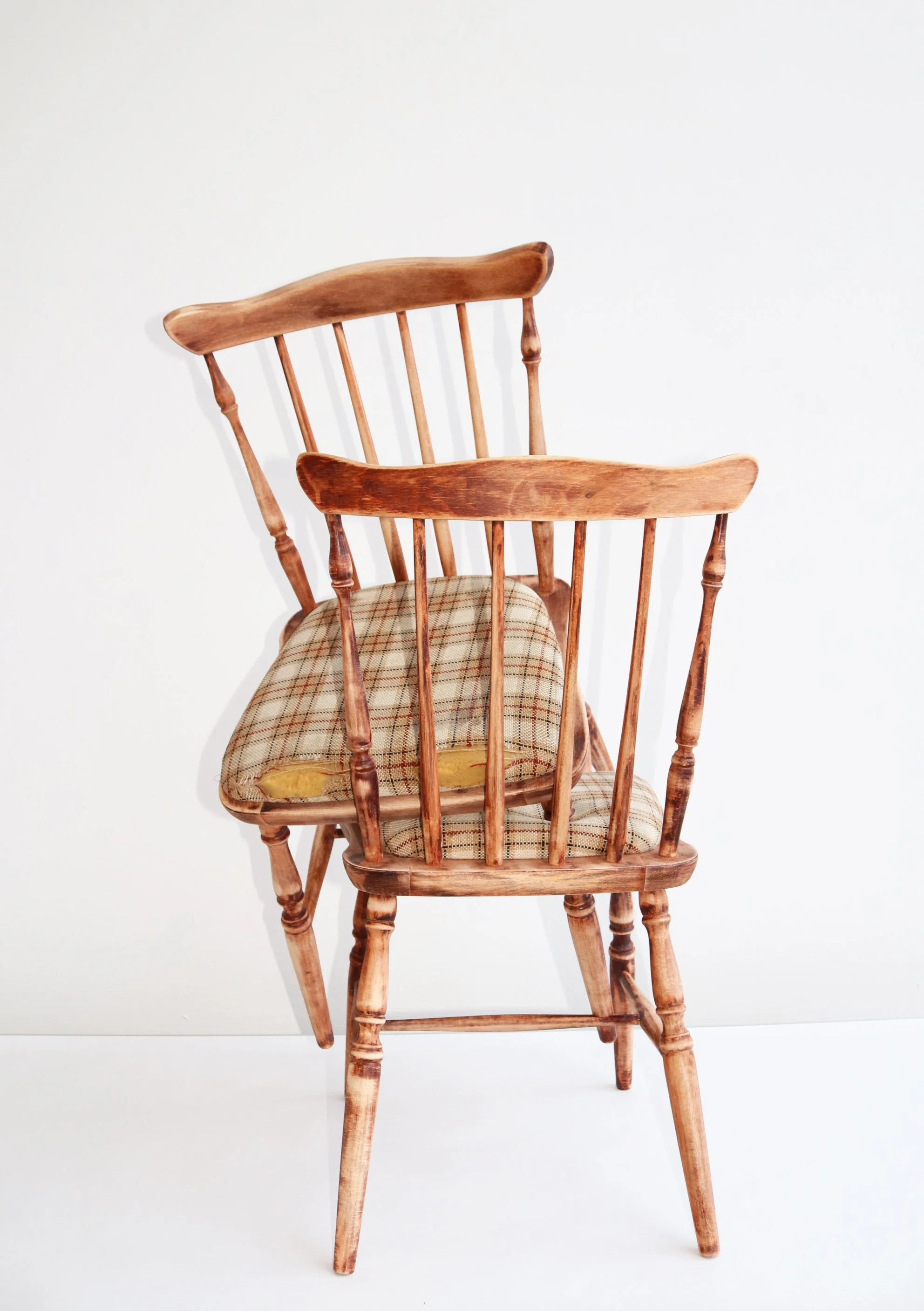 NÅR DEI ER SAMAN SÅ FUNGERER DEI IKKJE SOM DEI SKAL, 2022, skulptur i tre, 
foto: Lillian Karin Bjørdal