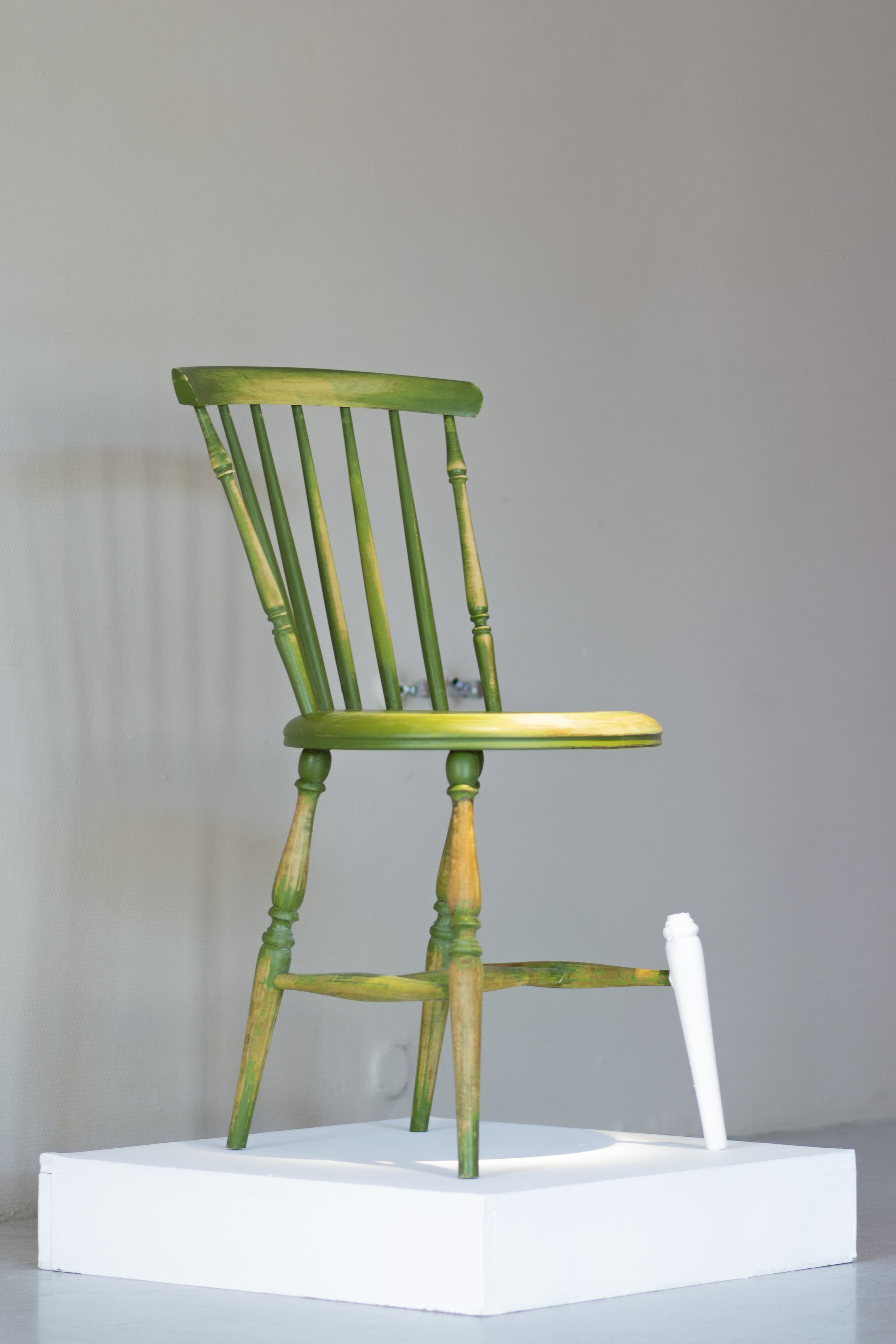 Pindstol no.37 - skulptur i tre og gips - 2024
foto: @karinatene.art