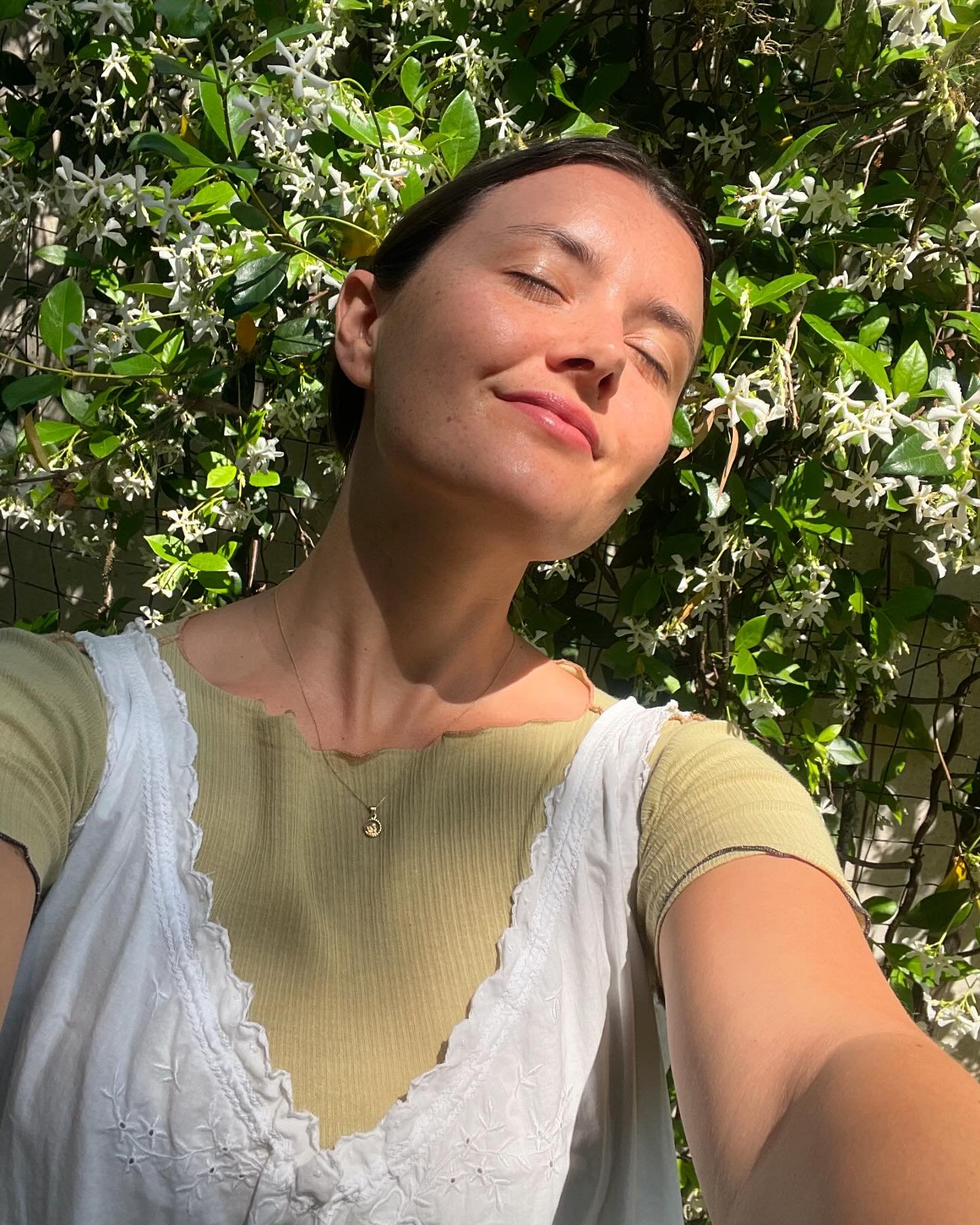 A week in the life of a Sexologist / Psychotherapist 🫶🏼 
1. blissing out in the jasmine
2. wfh date with friends 
3. essential nutrients 
4. new sign among the nasturtiums 
5. @garambi_ studios in her glory 
6. sunrise on the way to yoga 
7. essent