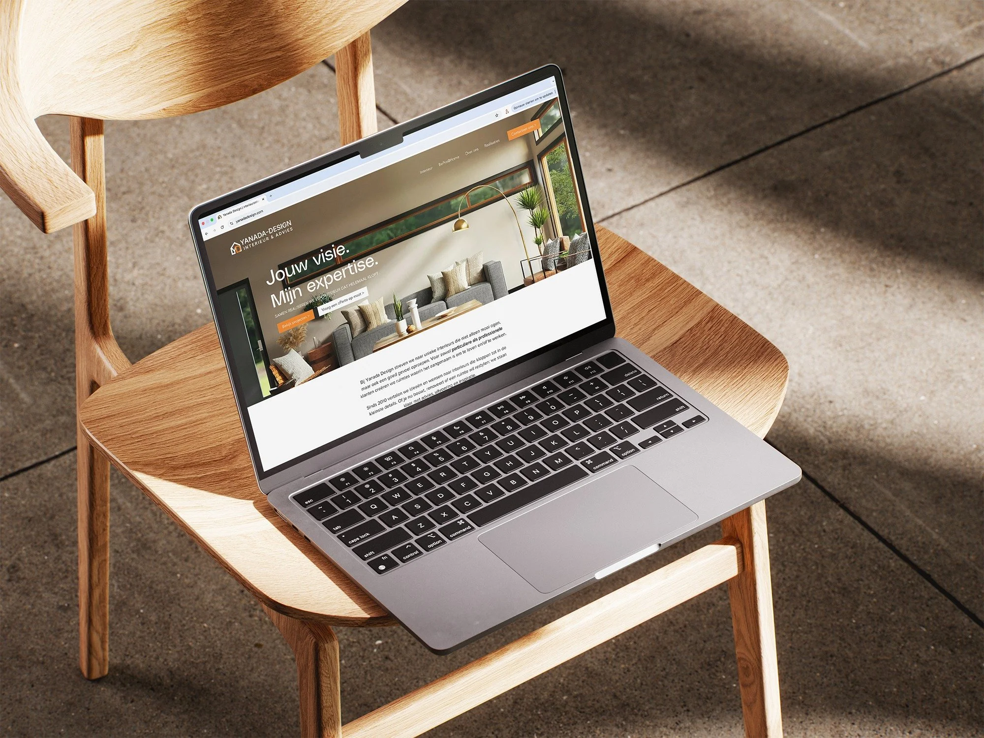 Voor David Buelens van @yanada_design mocht ik een website ontwerpen die zijn interieurvisie vertaalt naar de digitale wereld.

💻 Samen werkten we aan een design dat rust en overzicht brengt:
▫️ veel witruimte
▫️ verfijnde typografie
▫️ een heldere 