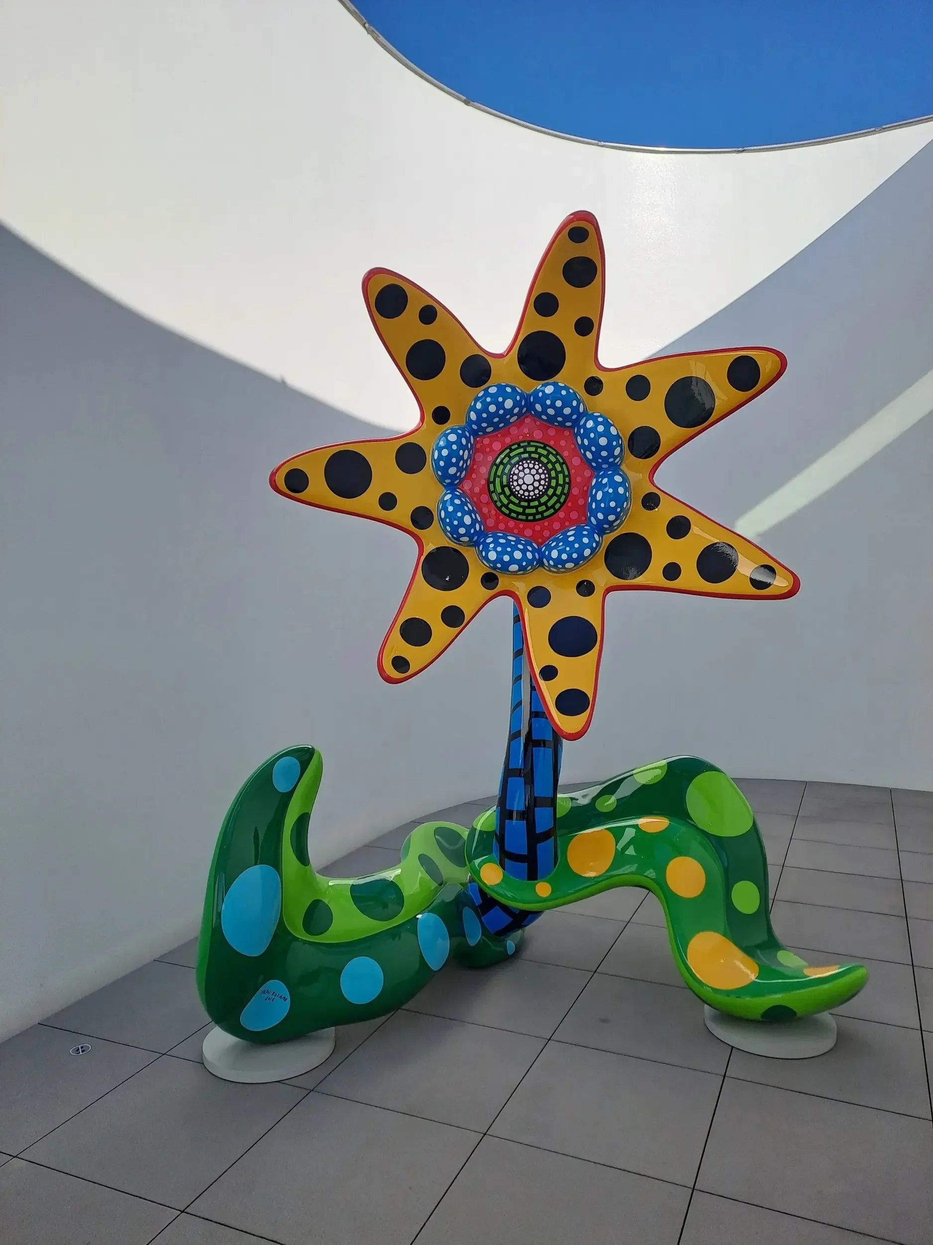 Reimagined flower installation in Japan.