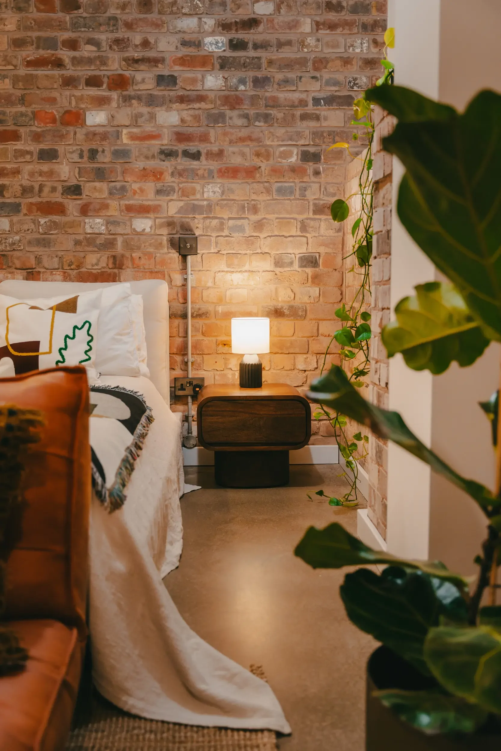 Renovated loft apartment located in the Jewellery Quarter in Birmingham. Designed by San Stae Interior Design and Art Studio.