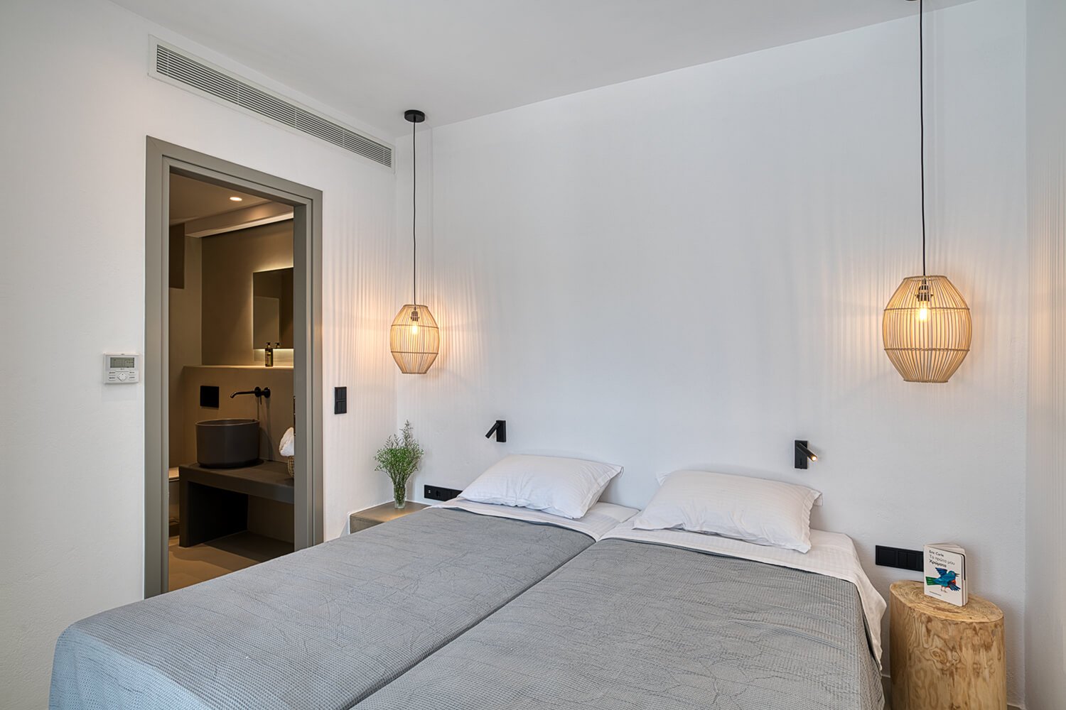 Clementina Naousa Paros, Greece. Luxurious Apartments and Suites
