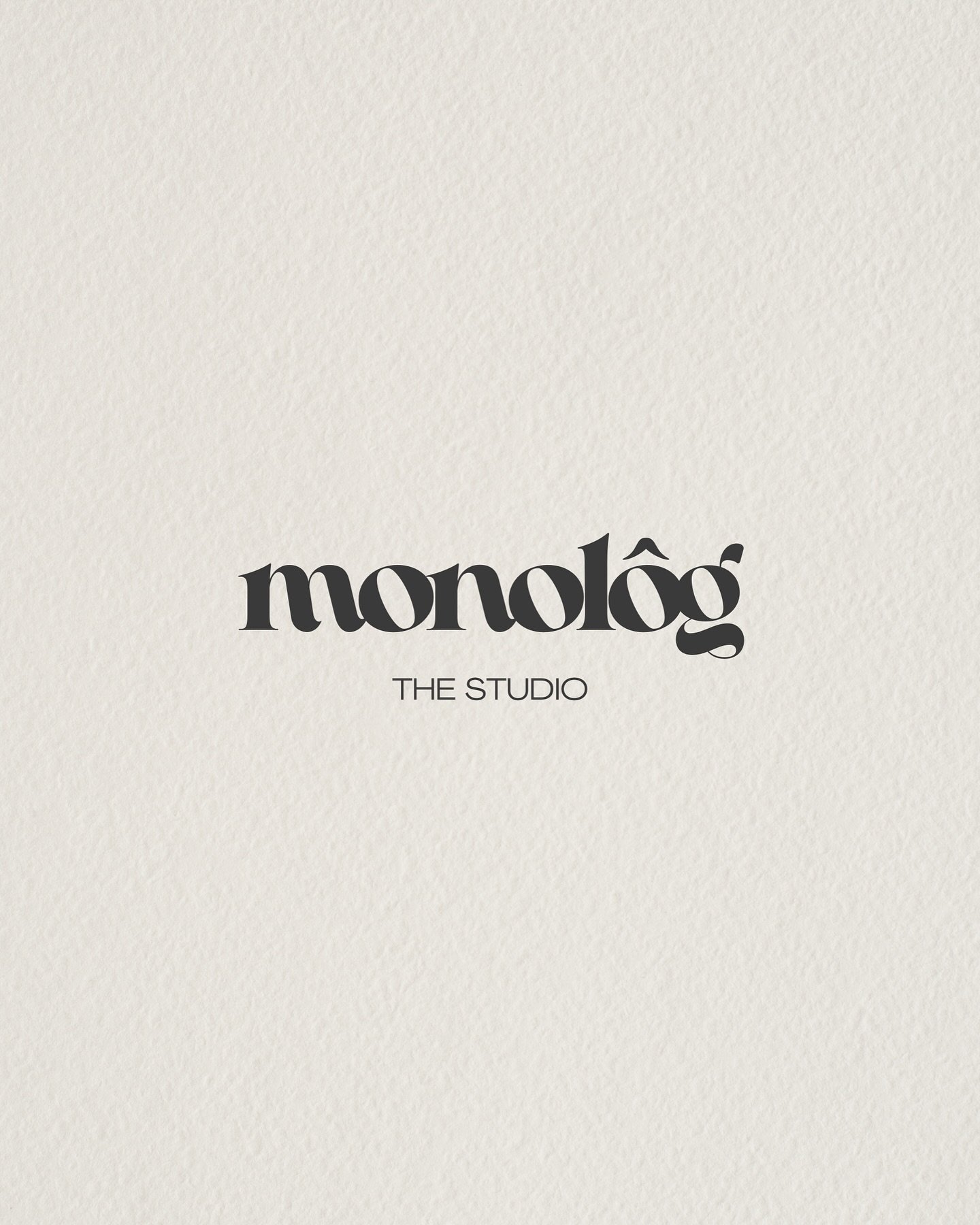 The Monol&ocirc;g Team supports the journey of artists, creatives, brands and managements in the beauty, luxury, art, hospitality and wellness industries. We fuse talent care, well-being, strategy, branding &amp; identity development with a 100% pers