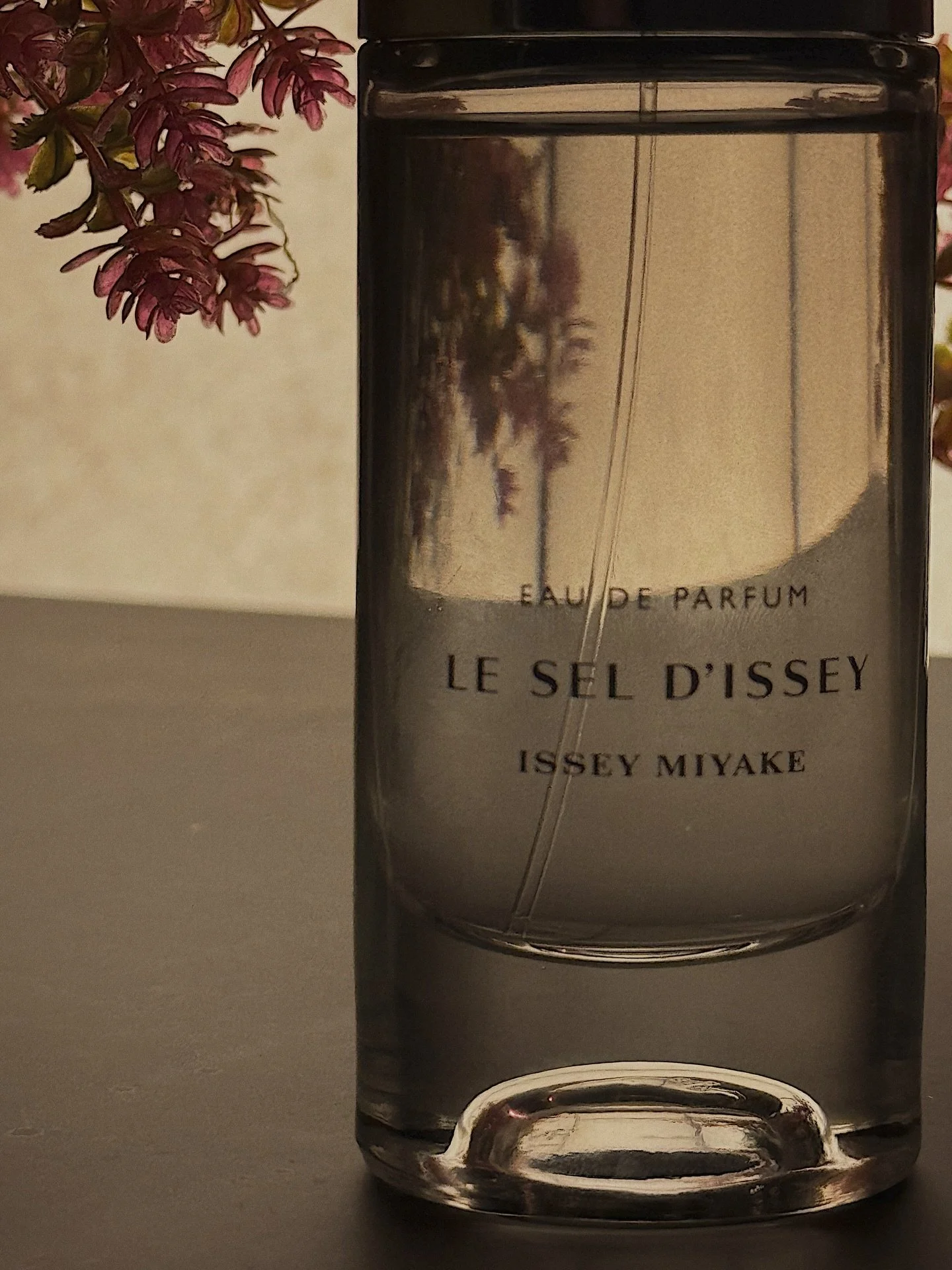 Randiest&uuml;nk, ahol megismert&uuml;k az &uacute;j Issey Miyake &ndash; Le Sel d&rsquo;Issey illatot. Sushi- &eacute;s kokt&eacute;lk&uuml;l&ouml;nlegess&eacute;gek, illatm&aacute;mor, kis l&eacute;tsz&aacute;m&uacute;, l&eacute;lekk&ouml;zeli hang