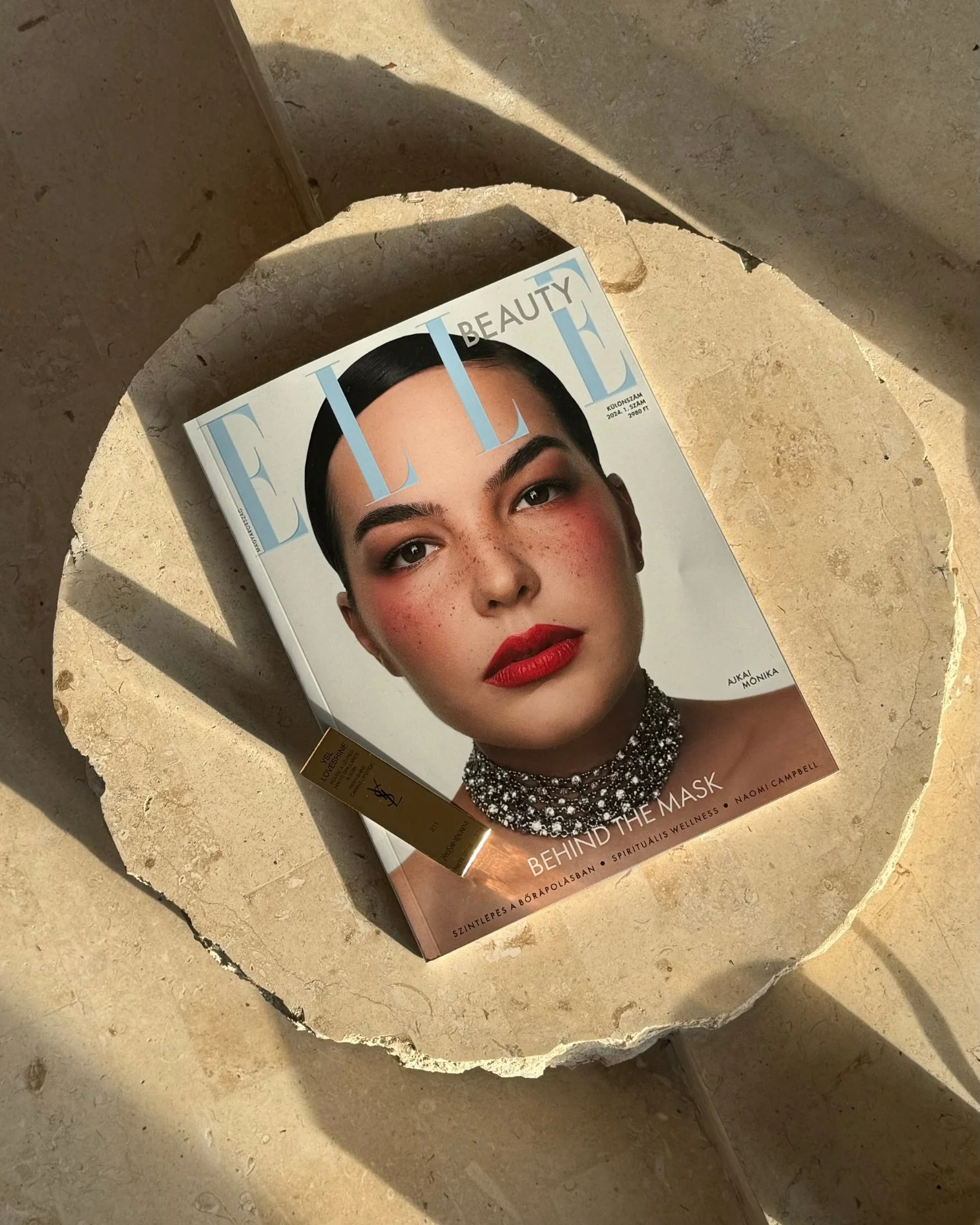 Sz&aacute;momra ezek nem csak c&iacute;mlapok. Hanem k&eacute;t fontos m&eacute;rf&ouml;ldk&ouml;ve az &eacute;letemnek. Az egyik a House of Monol&oacute;g kezdet&eacute;n k&eacute;sz&uuml;lt @evamagazin , egy sz&aacute;momra kedves interj&uacute;val