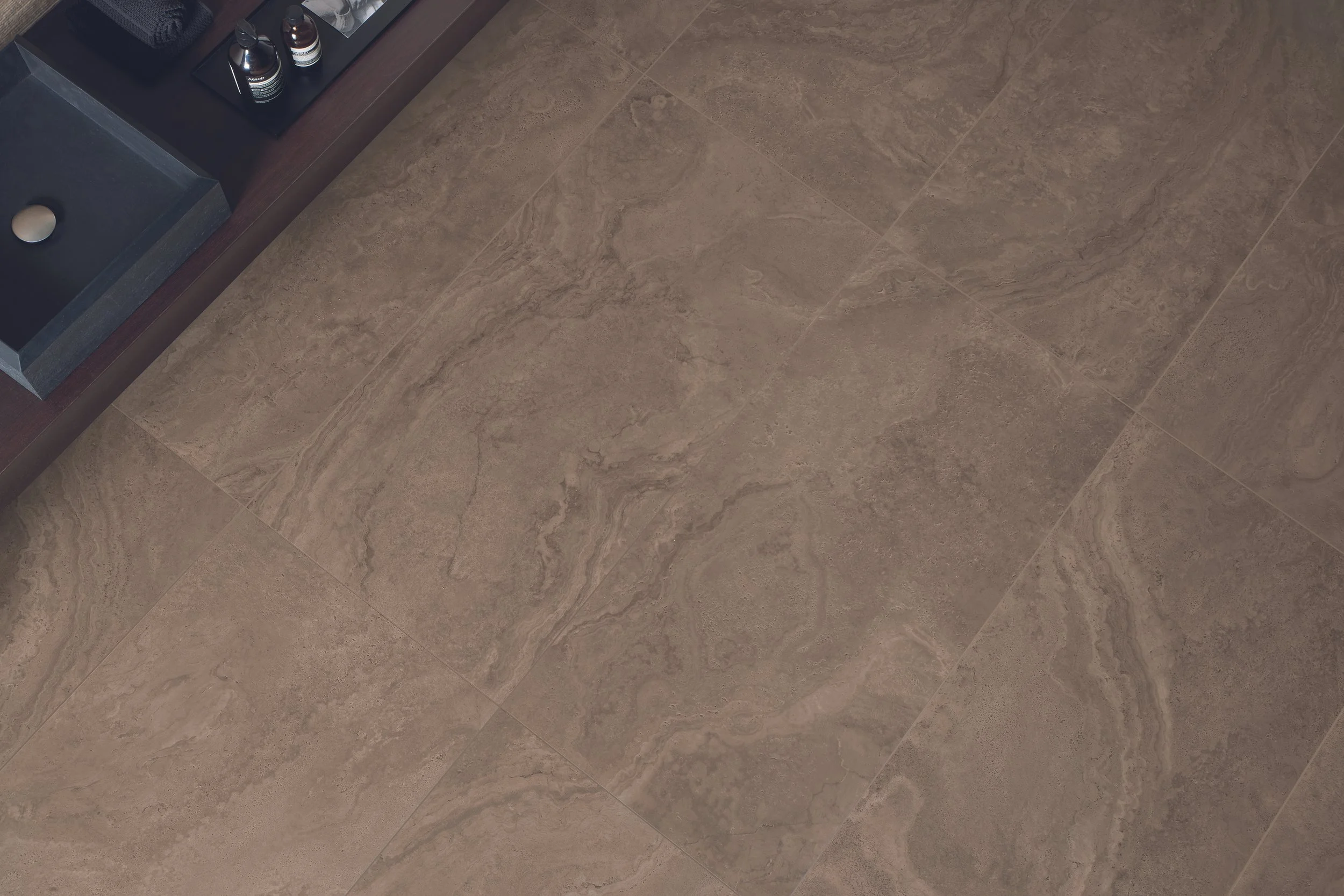 UTrav Chocolate Minimal 60x120 Part. Bagno.jpg