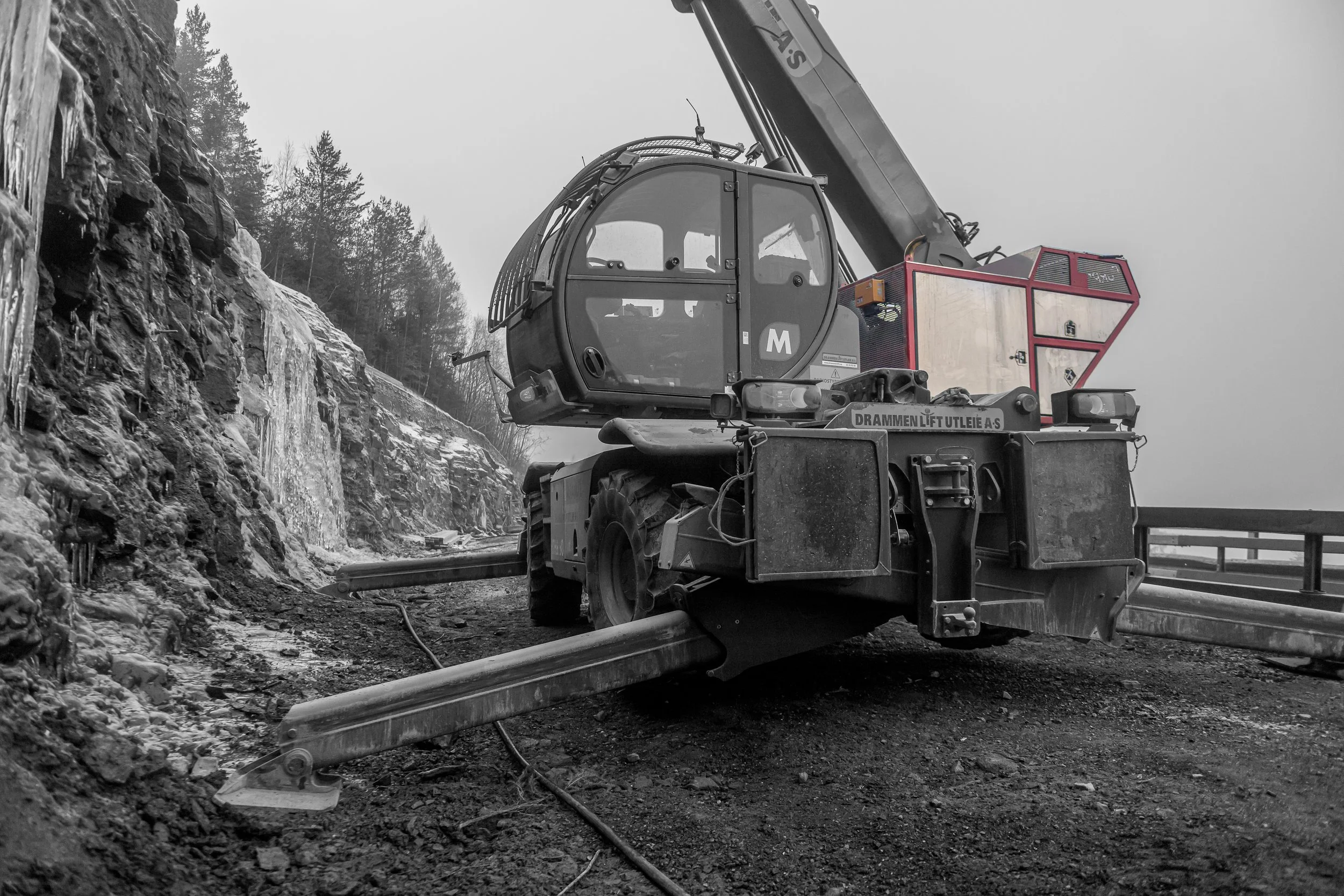 CD4200-Boreapplikasjon-Fjellsikkring-Montabert-Monark-Trygg-Fjellsikkring-Radiostyrt-Borerigg-Elektrisk-Boring-fjell-Sikkre-fjell-HPU-Kompressor-Kabeltrommel-Telesckoptruck-Kran-Correct-Maskin