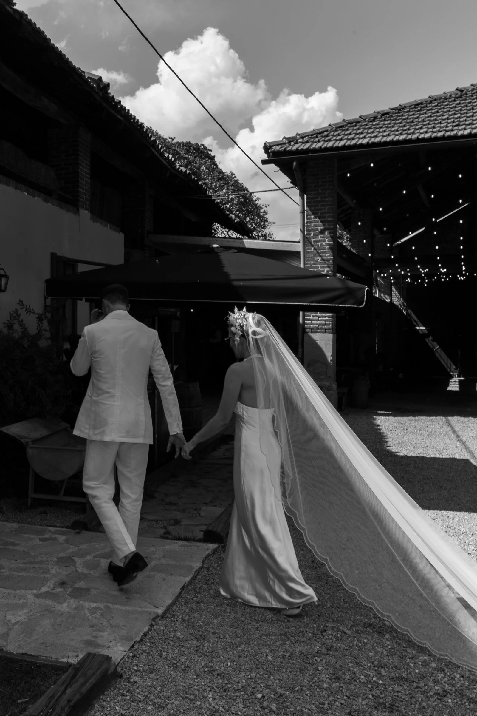 Hannah & Ryan - Cascina Capitanio -25.jpg
