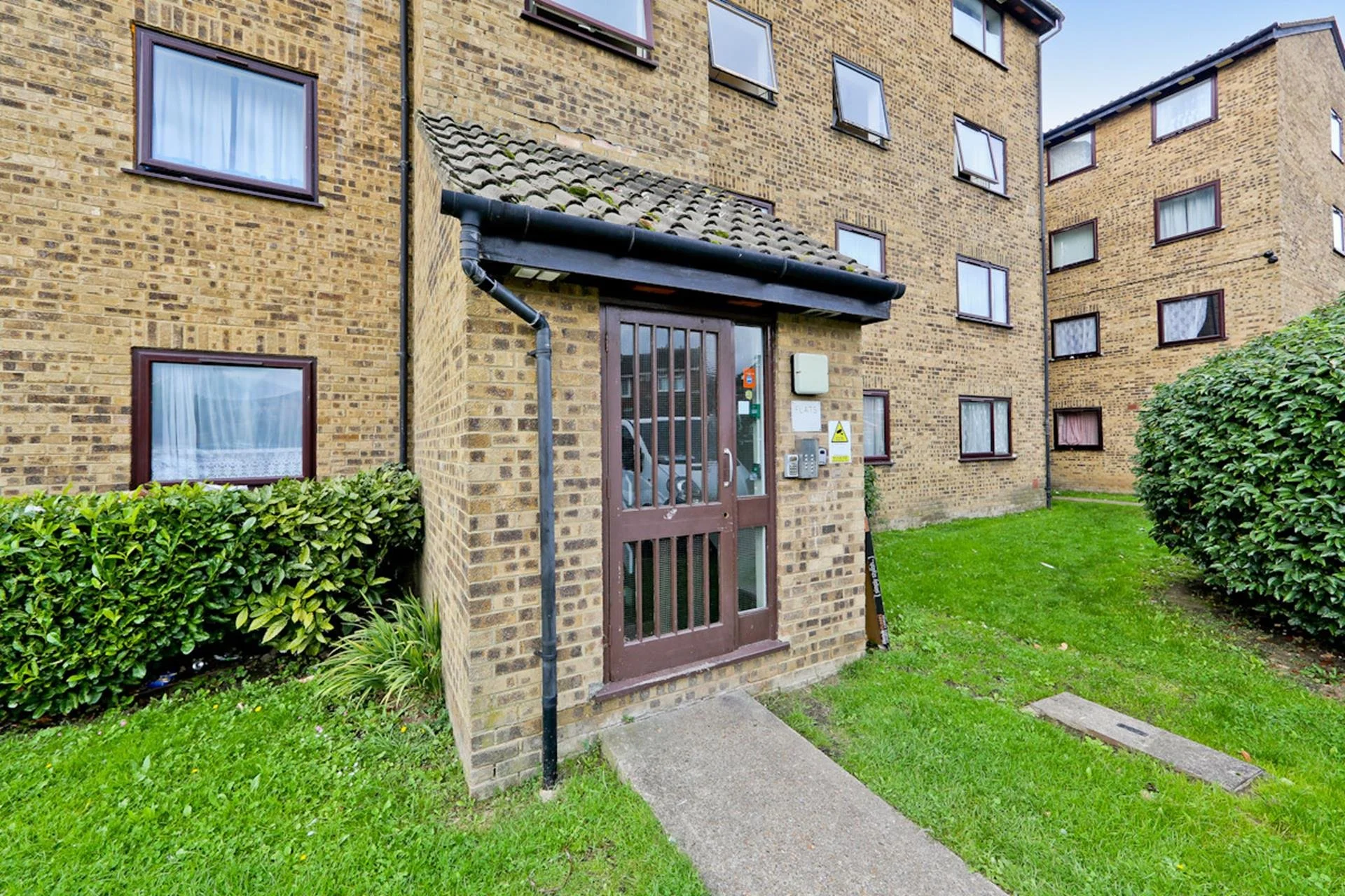 Gurney Close | Barking | £1400 pcm | LET AGREED