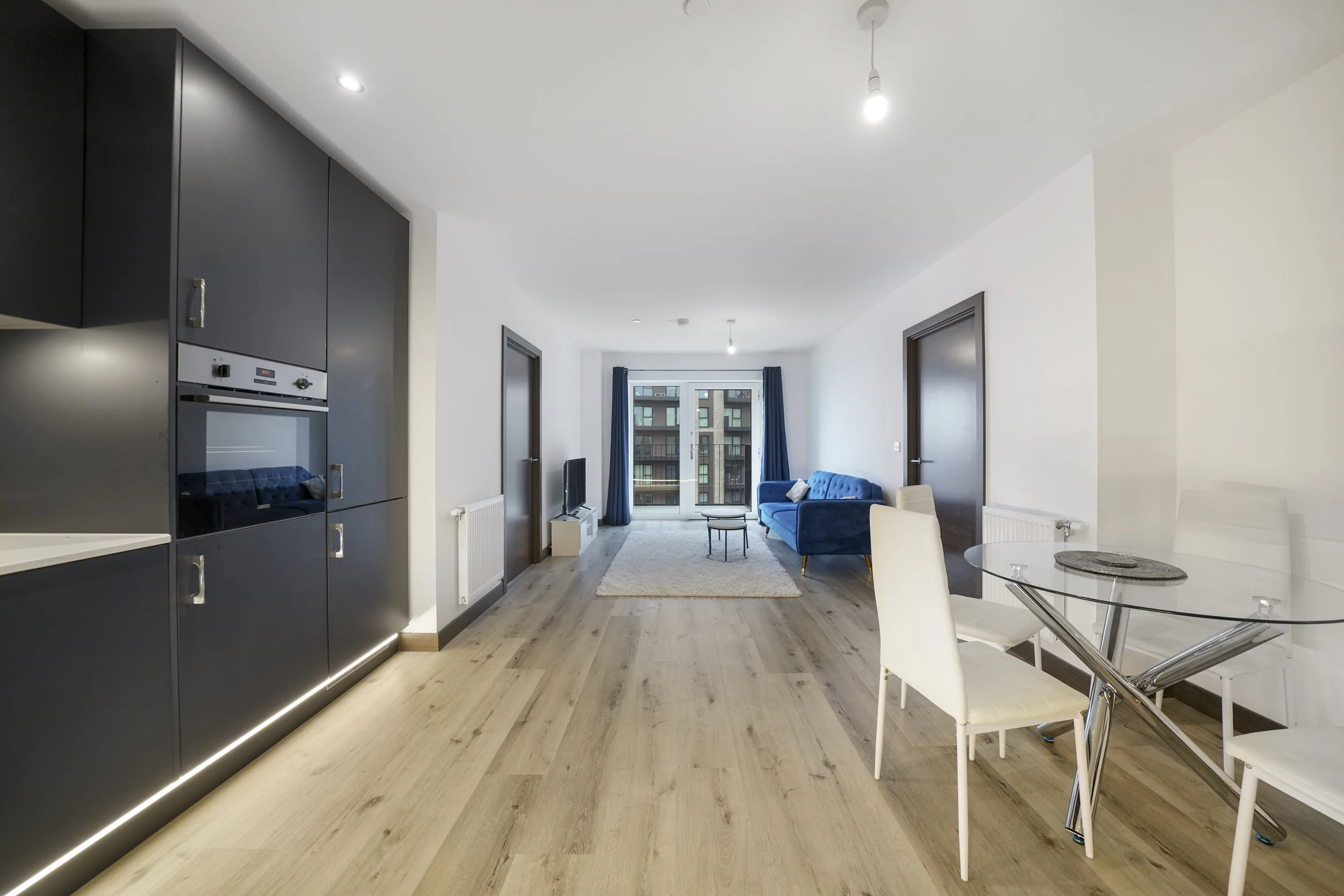 Lounge view from Kitchen.jpg