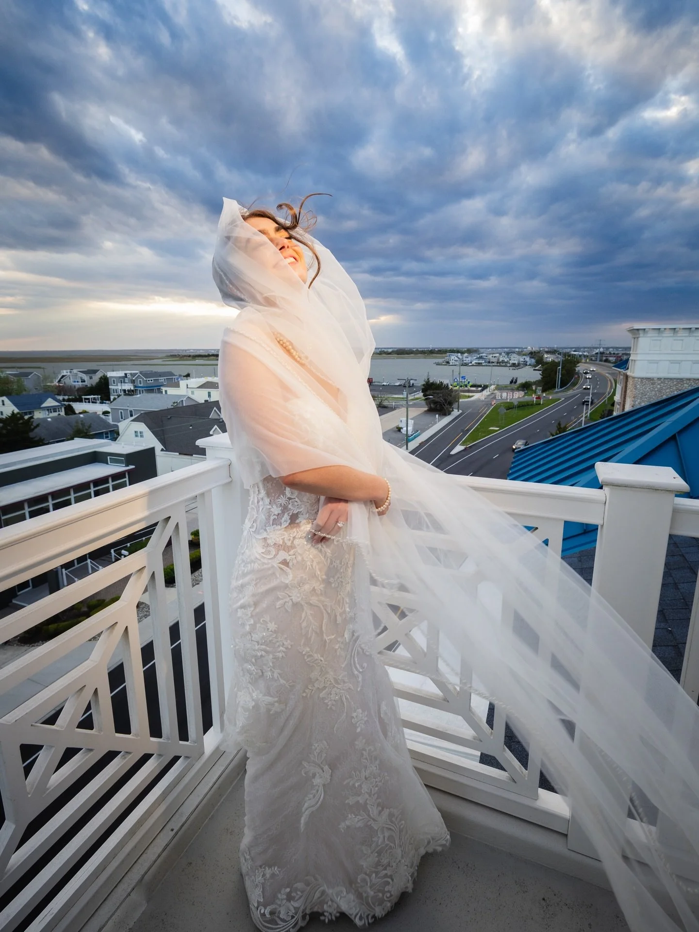 Embrace the wind @maevybaby @hotellbiweddings