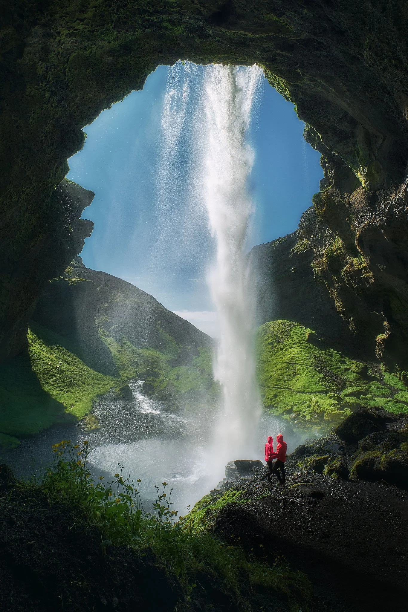 Under Kvernufoss