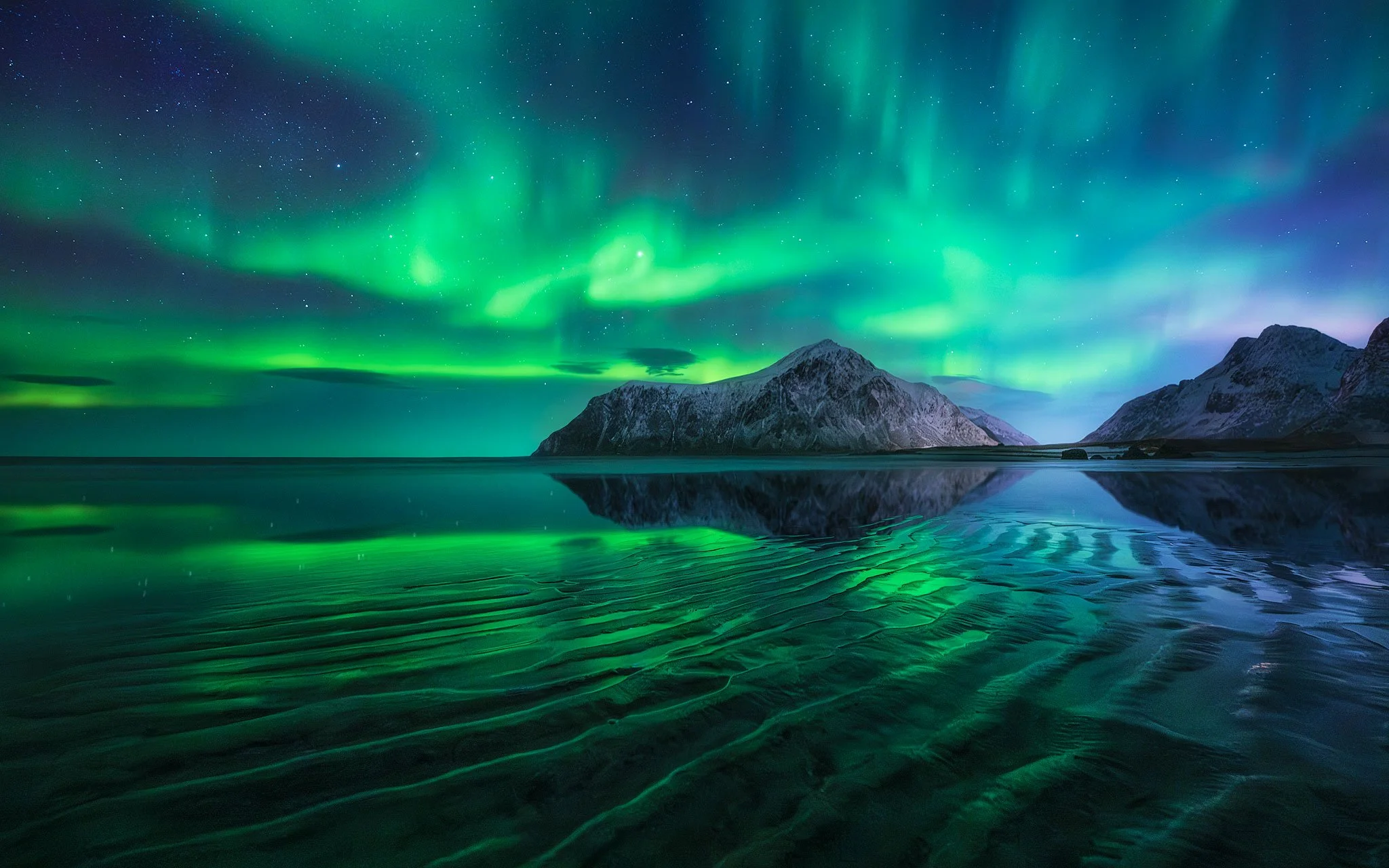 Aurora Reflections