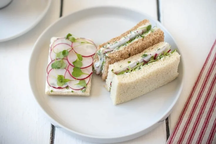 Radish sandwiches with herb butter