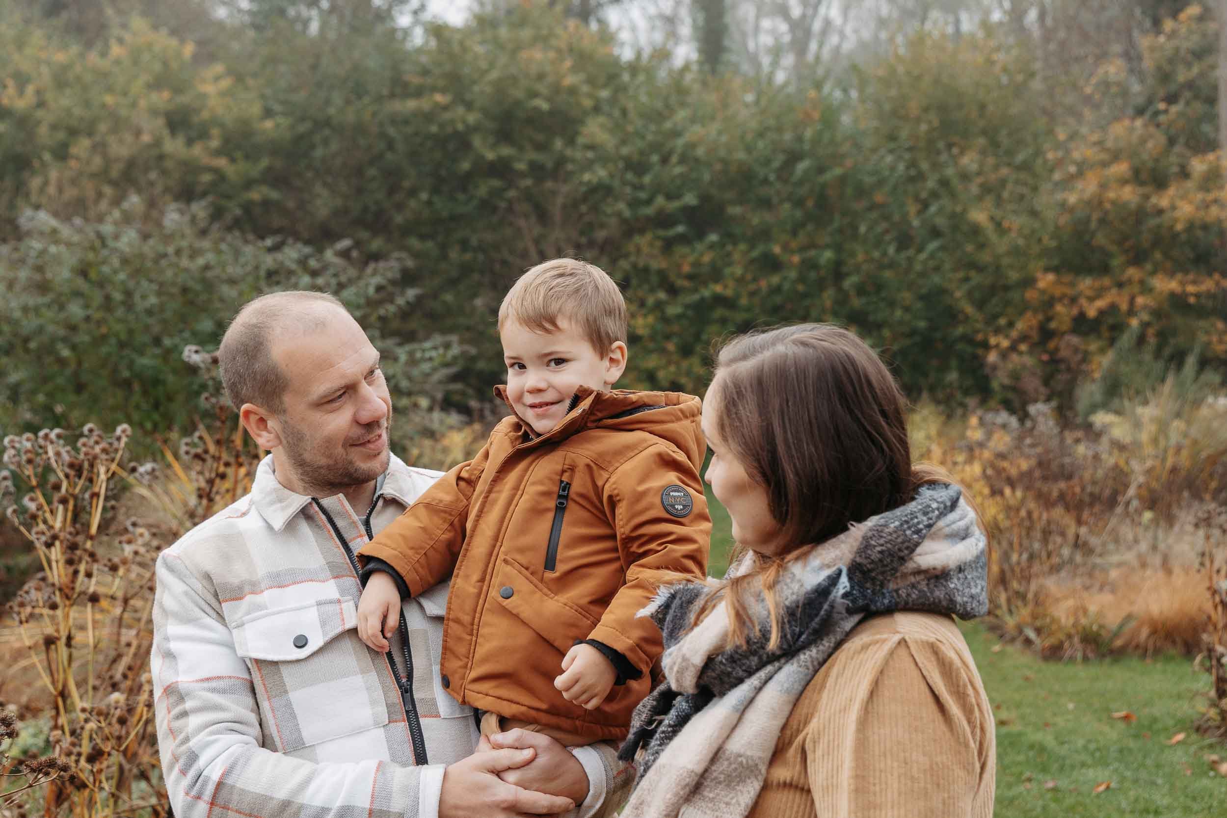 wangerschapsshoot in de mist bij Alden Biesen in Rijkhoven