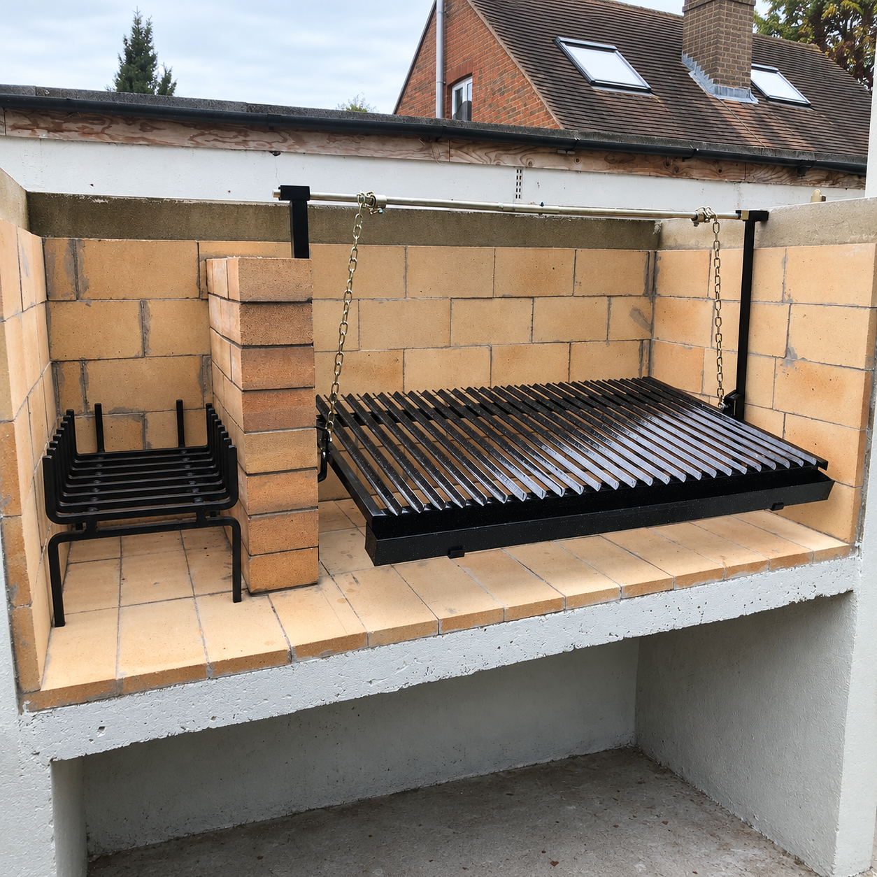 Brick Barbecue 105 cm built in Parrilla fire basket.png