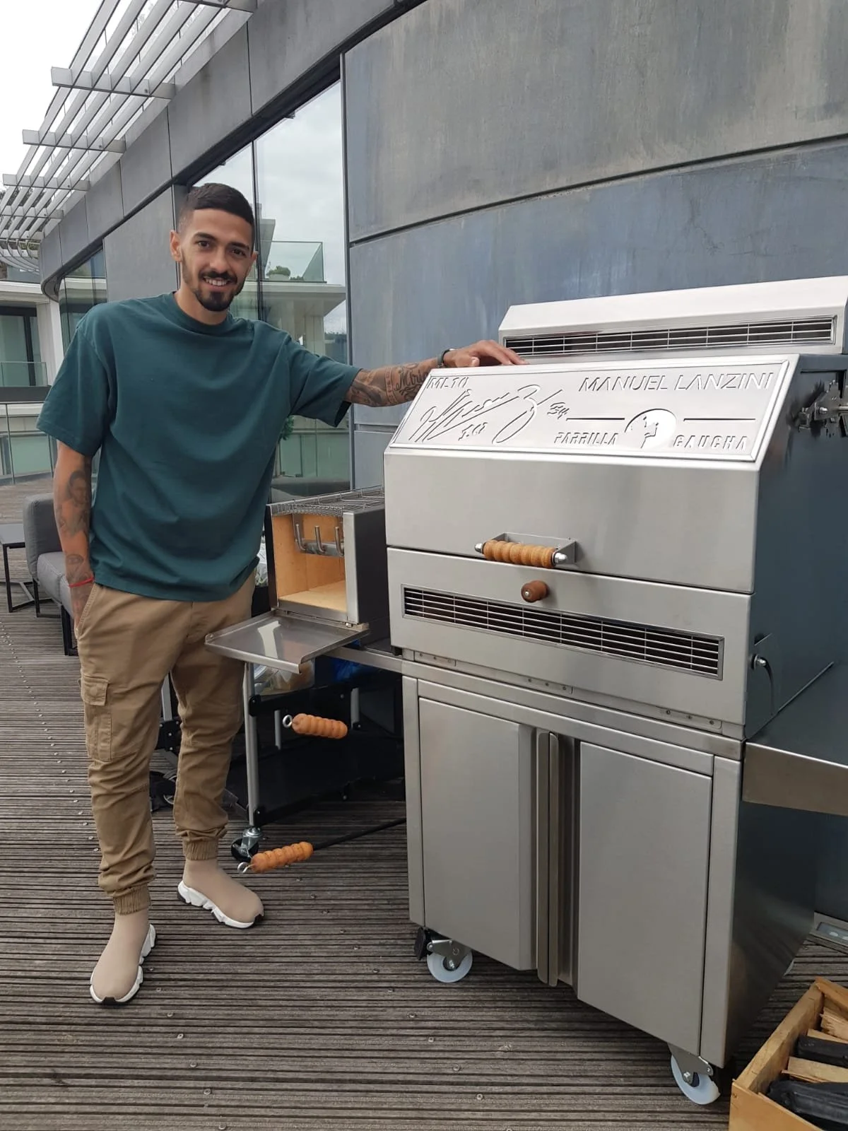 Lanzini High-quality stainless-steel craftsmanship of Parrilla  barbecue grills.