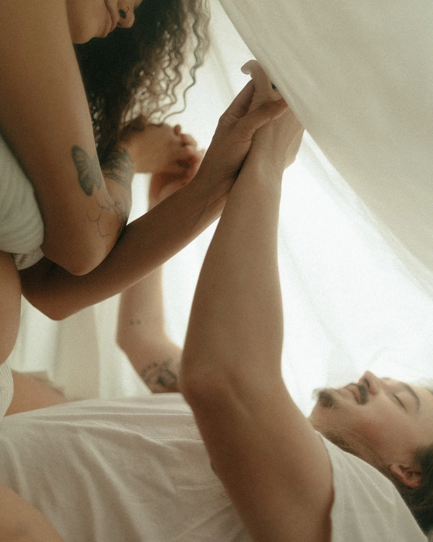 Cozy in home sessions are right around the corner✨✨

There&rsquo;s something deeply special about slowing down and letting love unfold in the most ordinary places, like home. At-home sessions have a way of stripping away the noise and letting real co