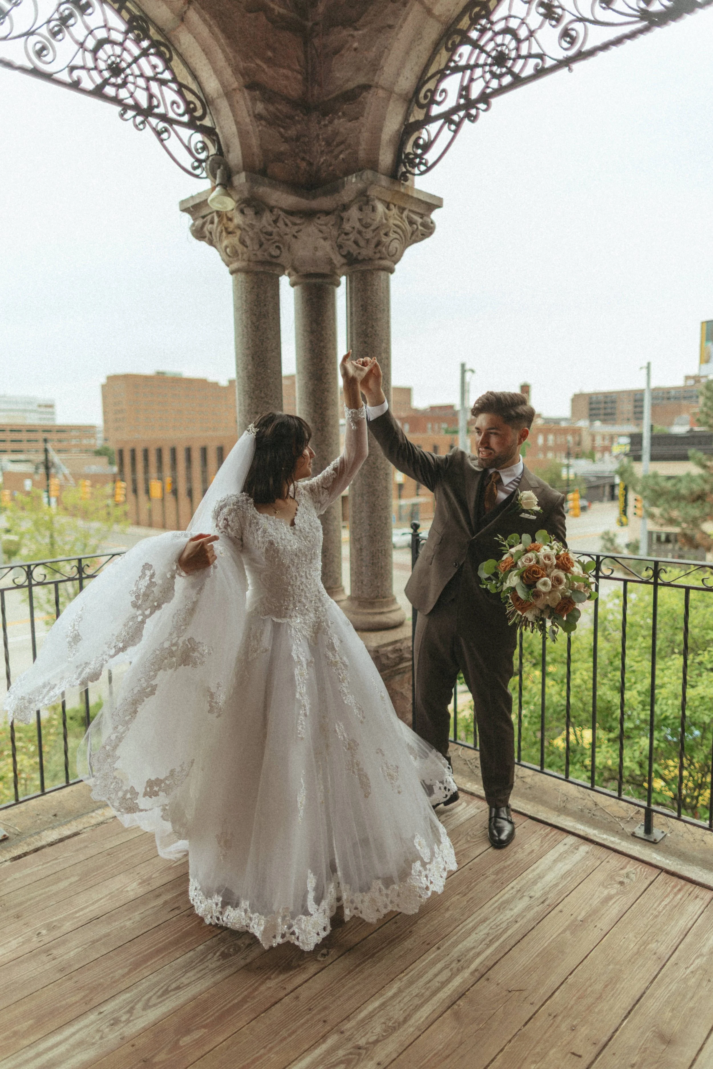 Editorial Intimate Detroit wedding.