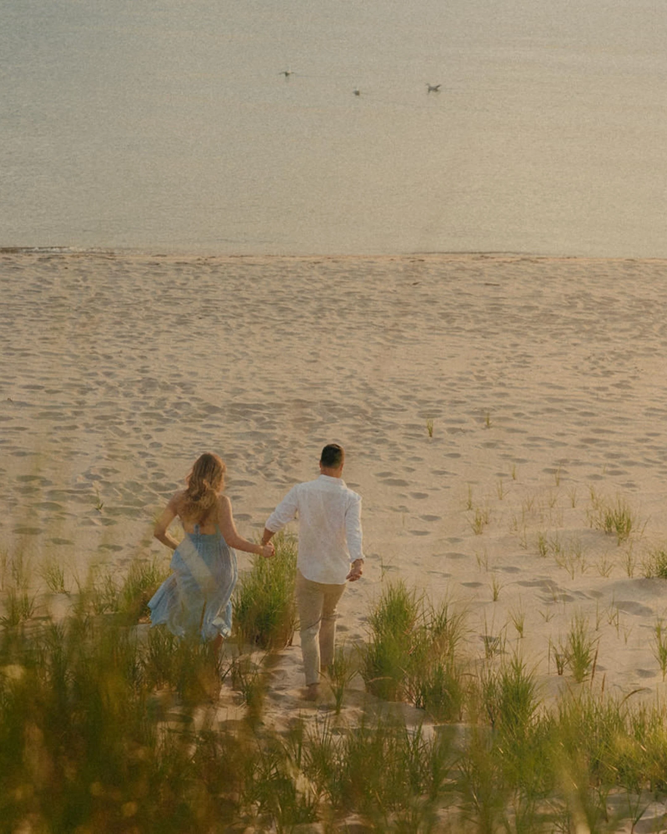 The best place to be when it&rsquo;s this hot &mdash; the lake🌊☀️

Emily and Odrik&rsquo;s engagement session on Lake Michigan was everything I could have dreamed of. They are so lively, their love is so gentle, and we shared laughter for the entire