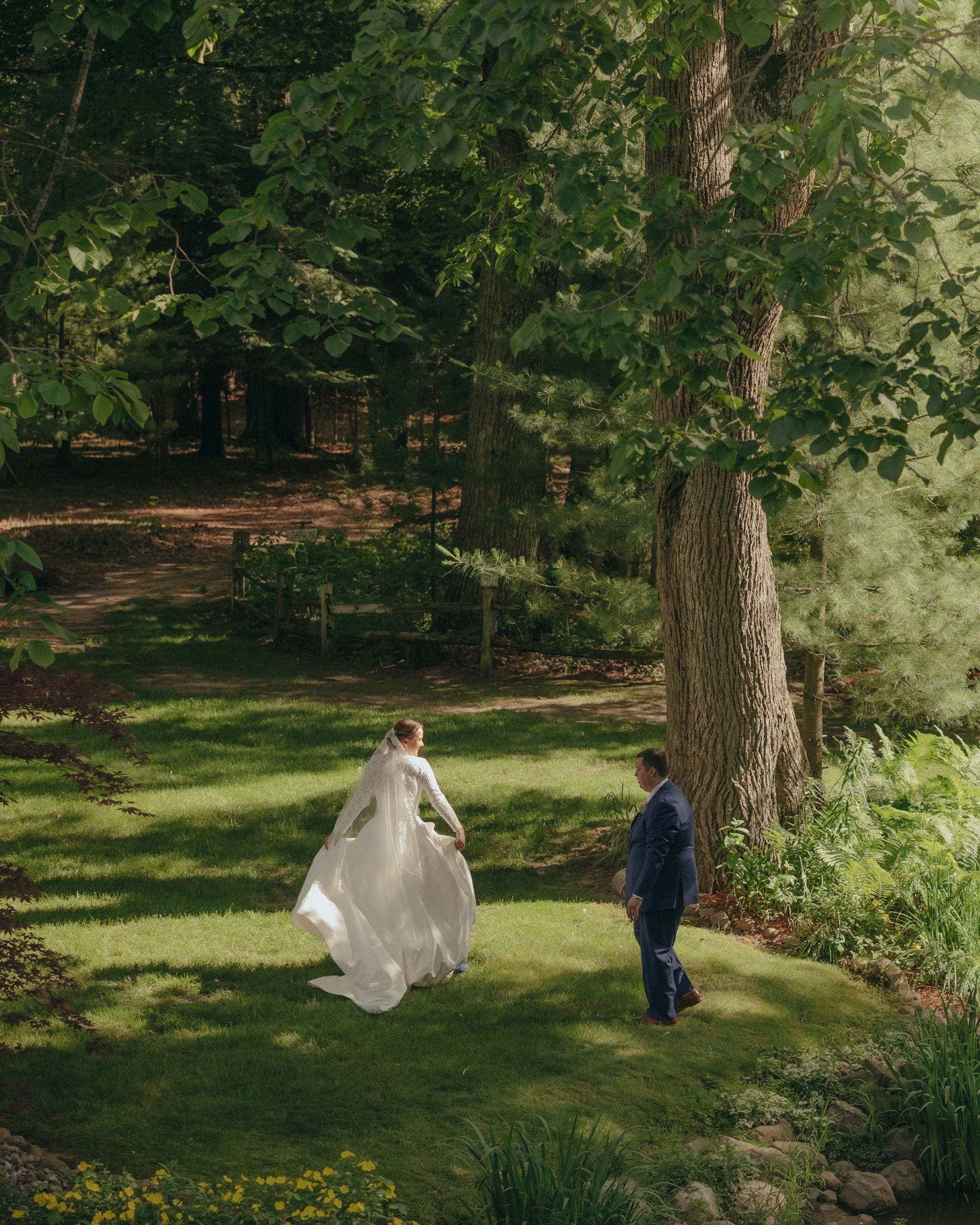 Can I tell you a secret🙊

More things to do on your wedding day doesn&rsquo;t mean more photos. It actually means less time to be present. 

It&rsquo;s okay if you want to do all the things, do all the formals and photo ops&mdash; but the sacred mom
