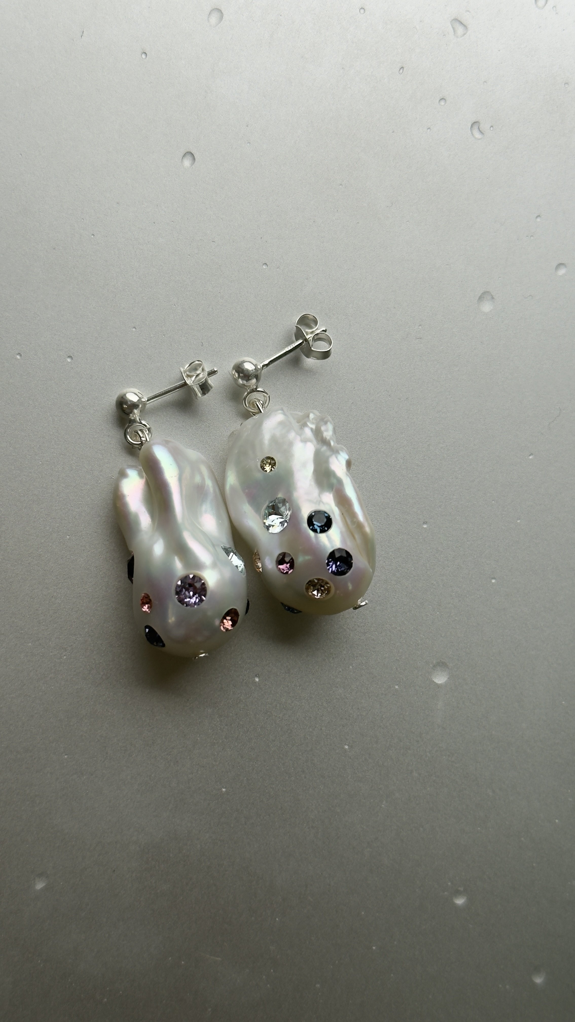 Crystal pearl earrings