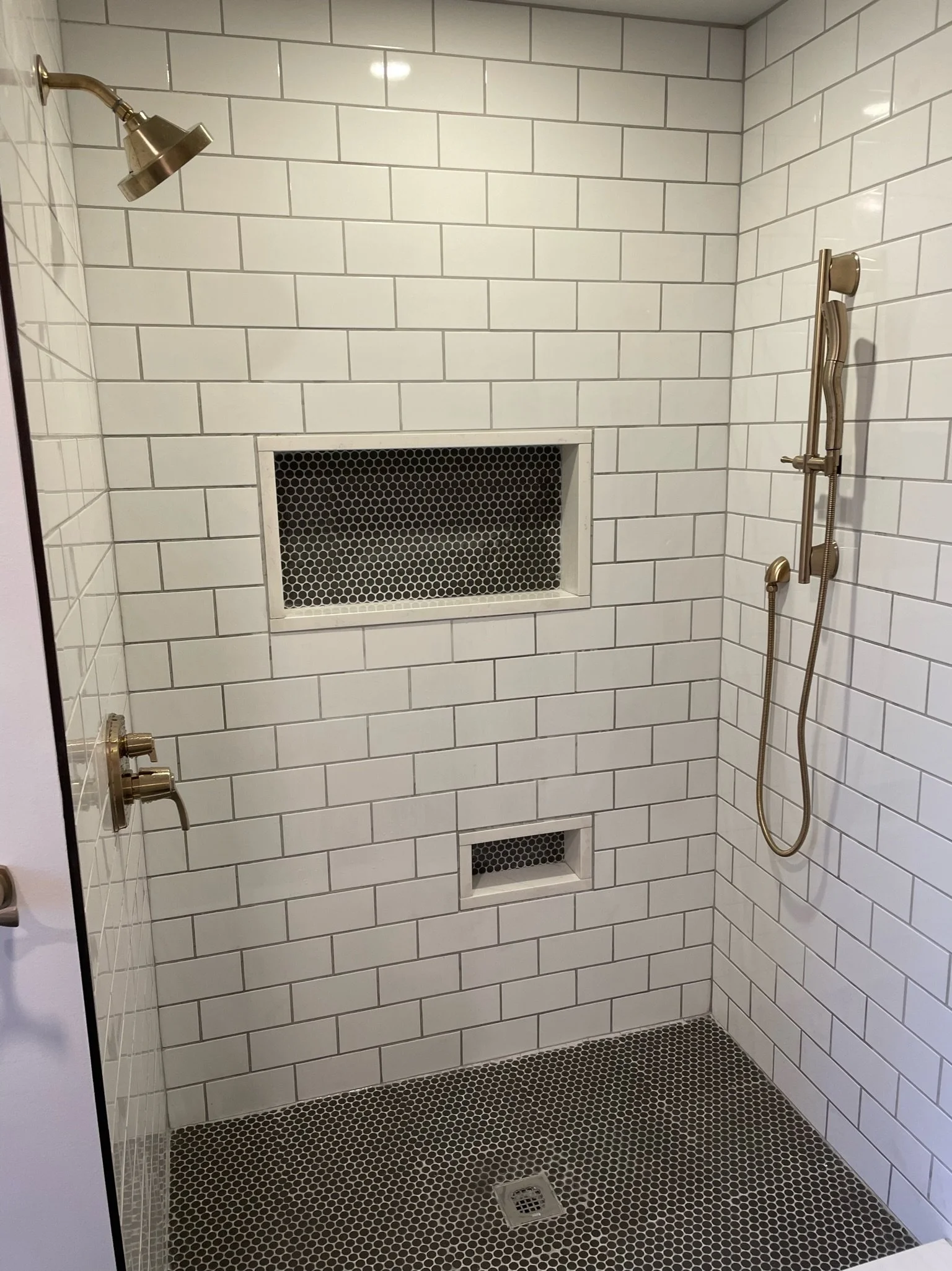 Full Shower with inset