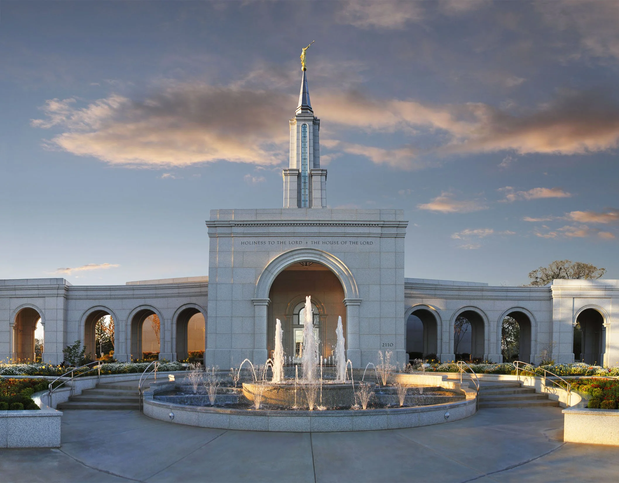 Alt= "Original painting of the Sacramento, CA Temple by Kendall Davenport"