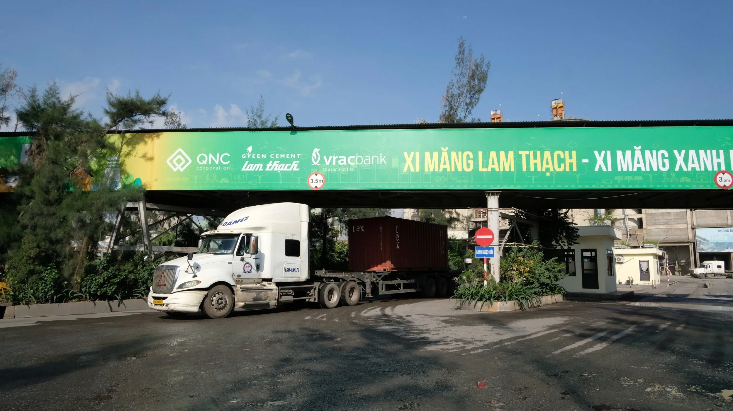 LAM THACH 4.jpg