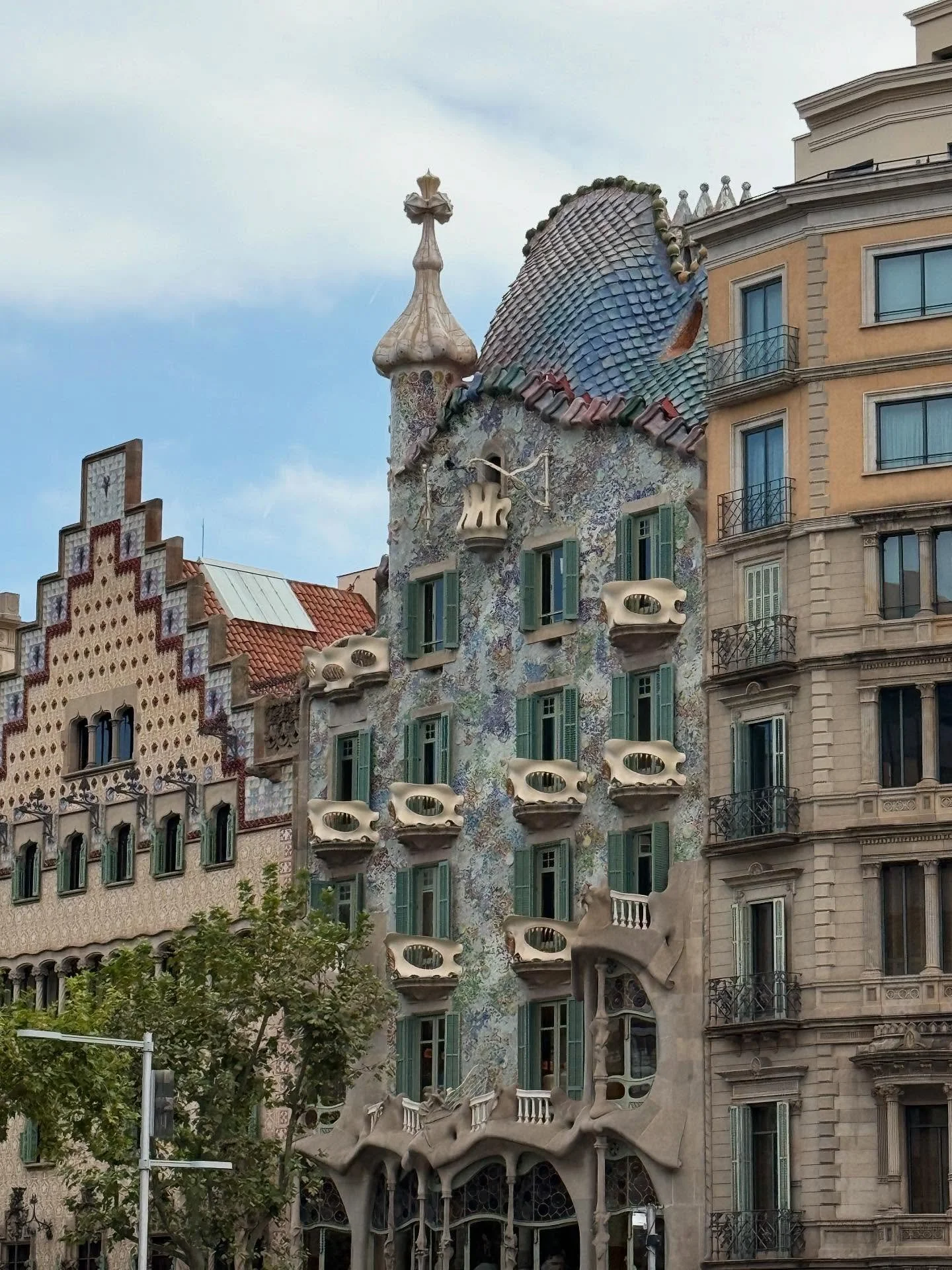 Finally experiencing Gaudi&rsquo;s genius!

#casabatllo #gaudisgenius #barcelona