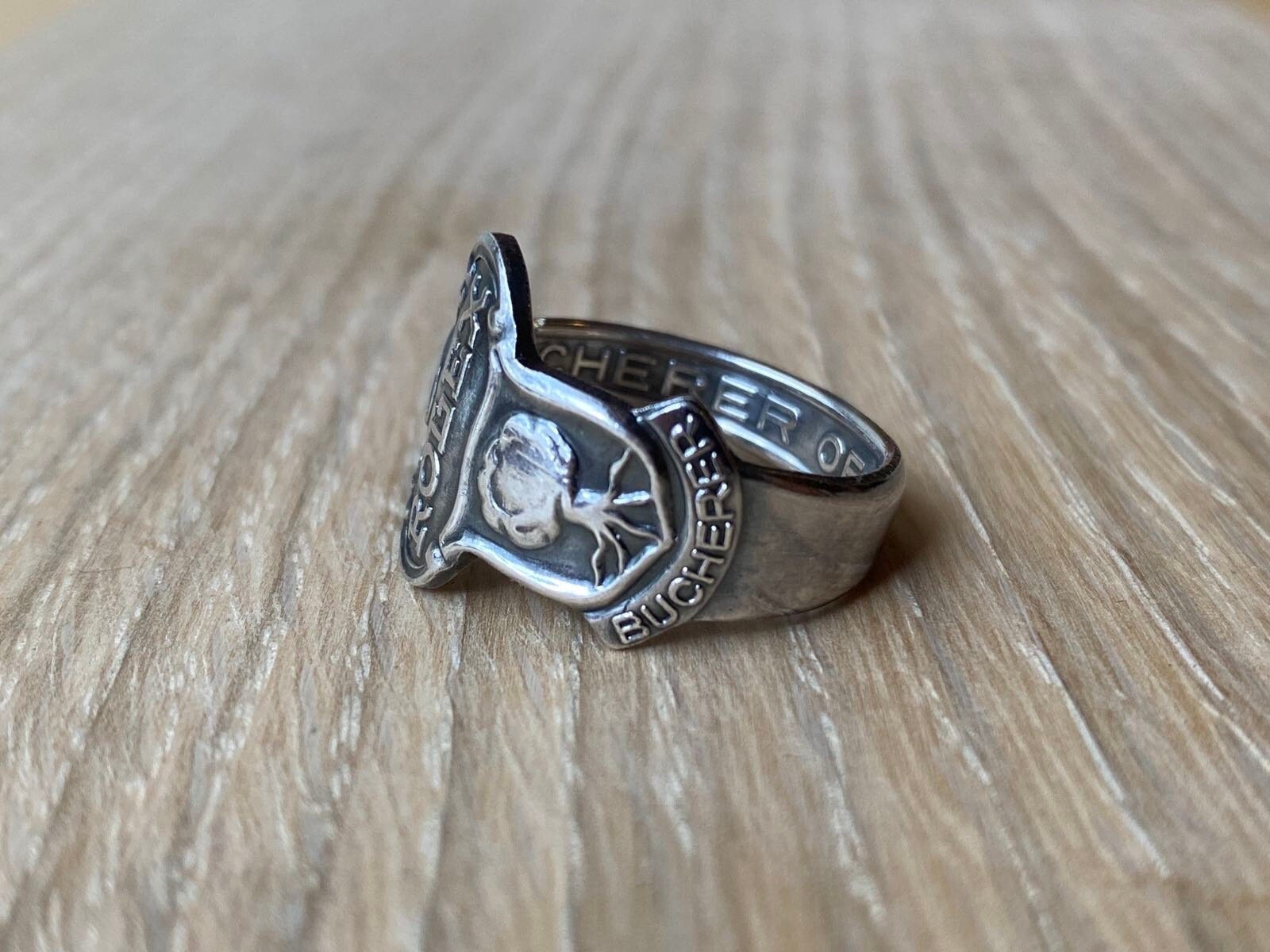 https://i.etsystatic.com/30341384/r/il/d90520/4364230417/il_fullxfull.4364230417_m4z7.jpg