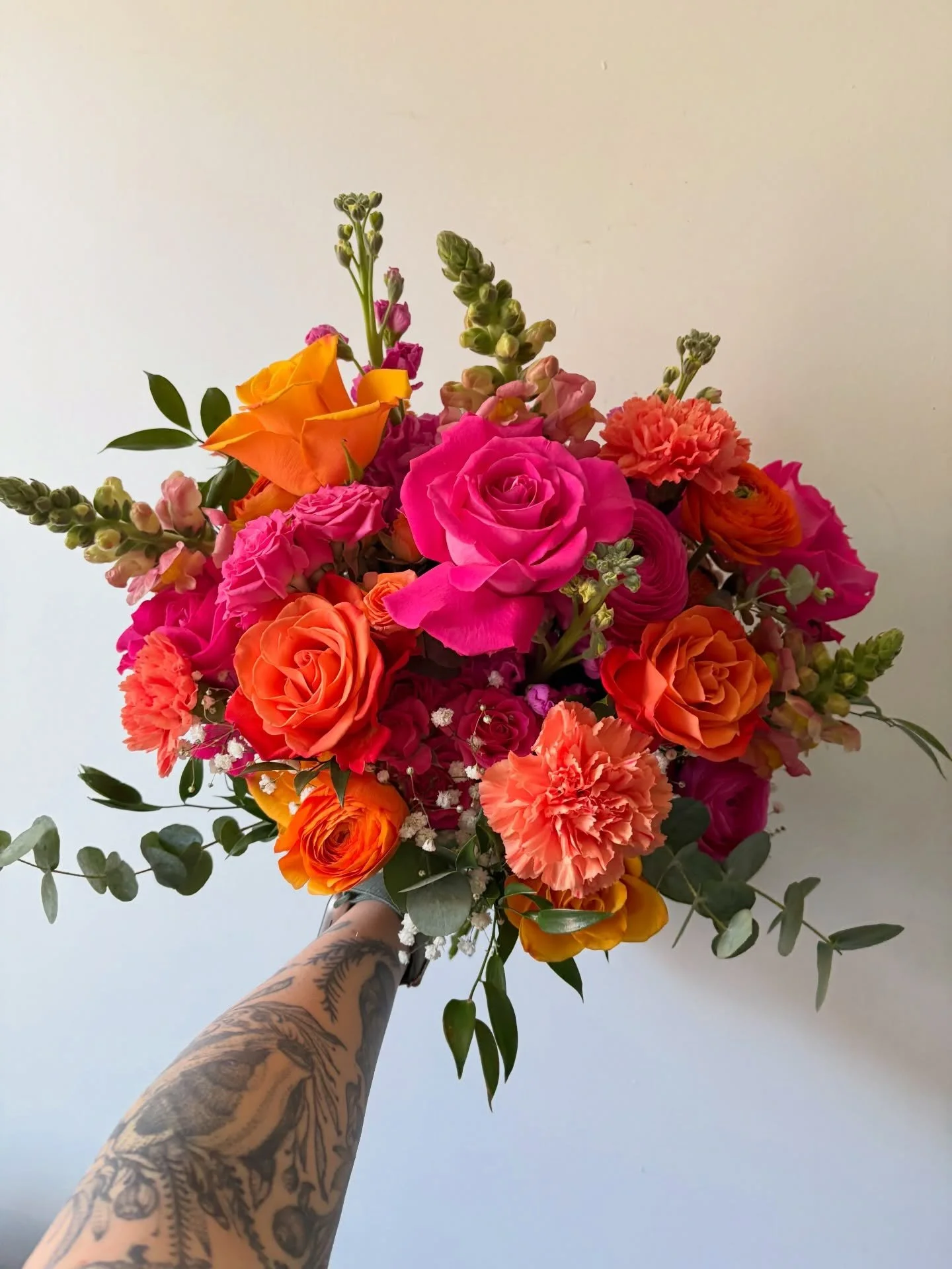 ✨NIAMH &amp; CHRIS ✨
.
.
.
Throwback to March for Niamh and Chris&rsquo; gorgeous day at @thegardenroomnewcastle . Pink and orange is such a popular choice for this year and we can see why 💗🧡
.
.
.
Lush to work alongside 
@djmphotography.co.uk
@hai