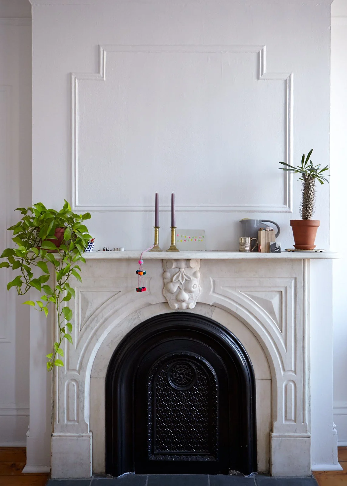 BizJones_CarrollGardens_EclecticFireplace.jpg