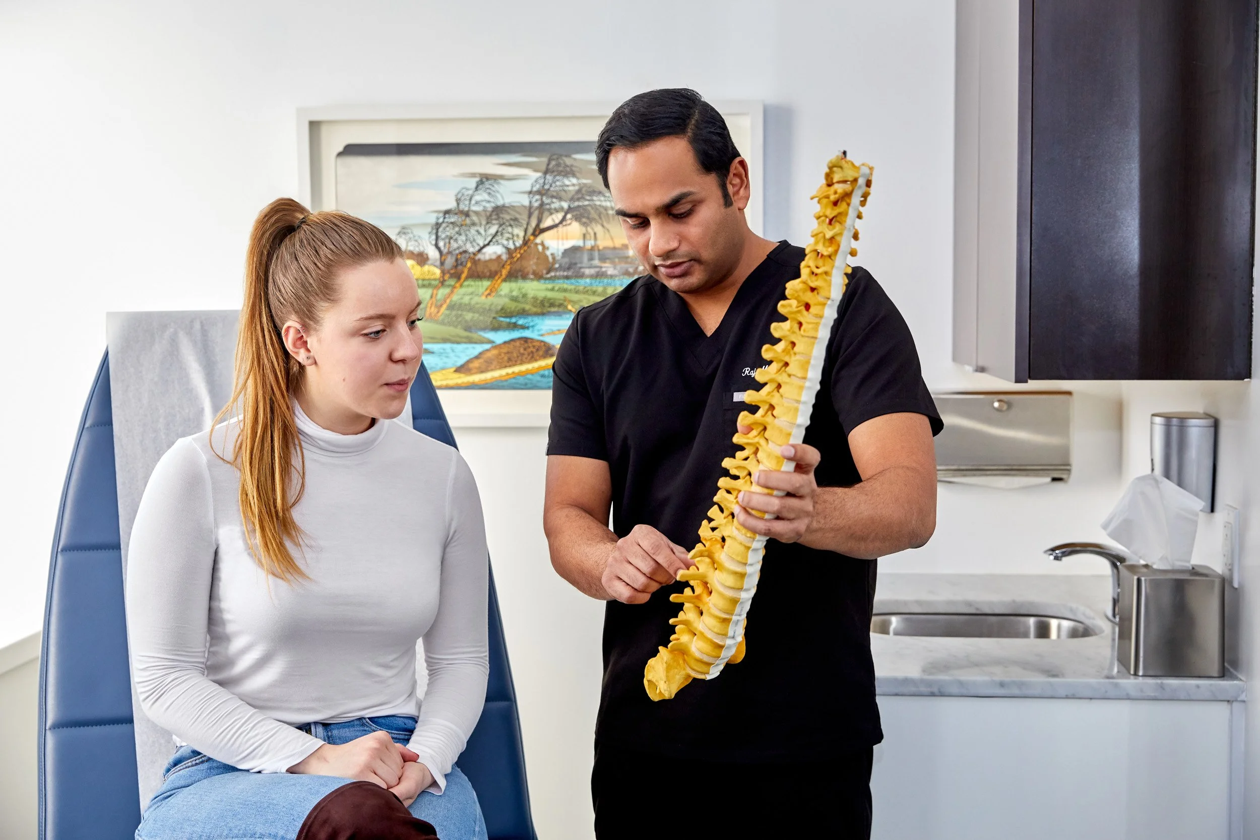 Flight_OspinaHealth_ExamRoom_Spine_007.jpg