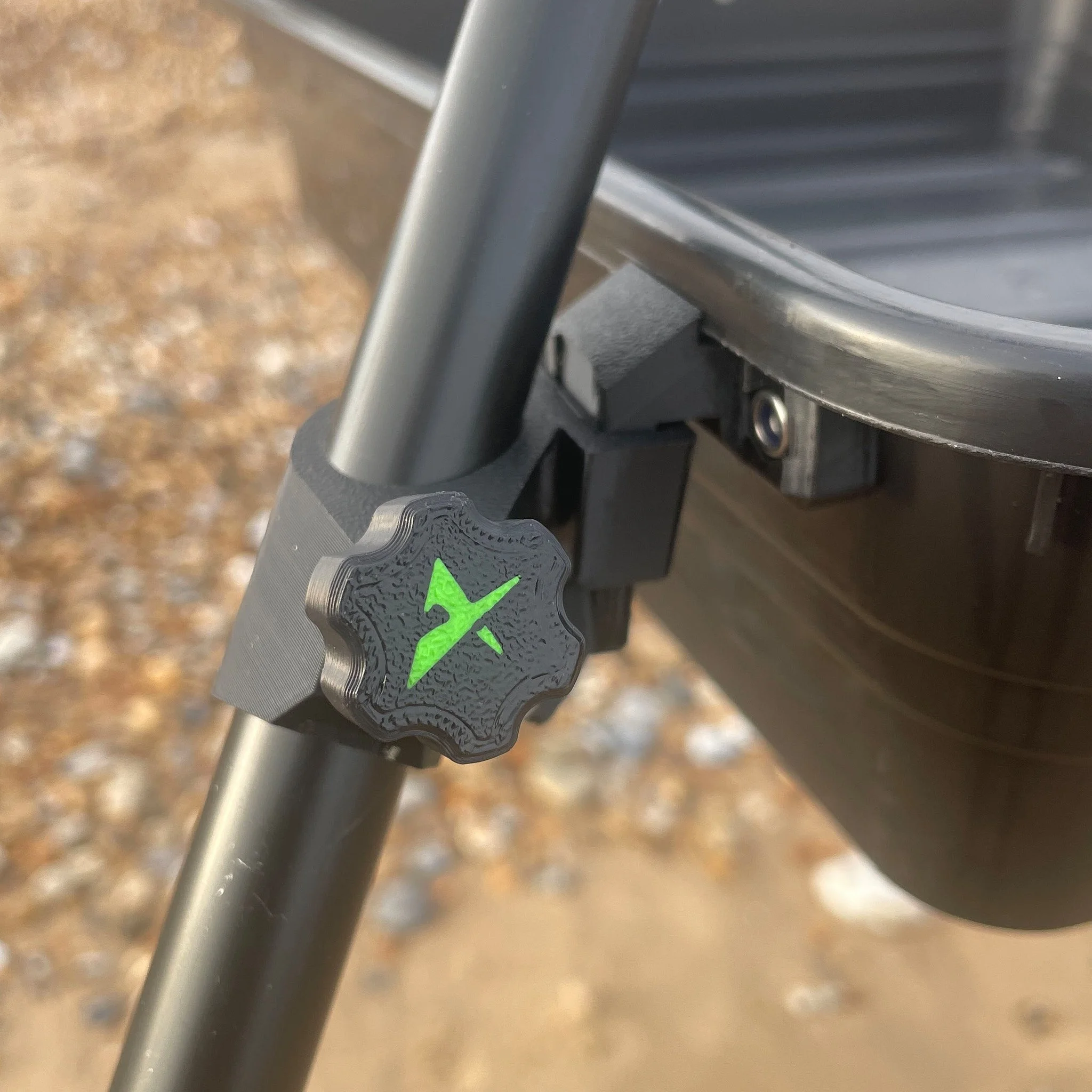 ANGLEX SINGLE CUP FOR IAN GOLDS LEG CLIPS 2.jpg