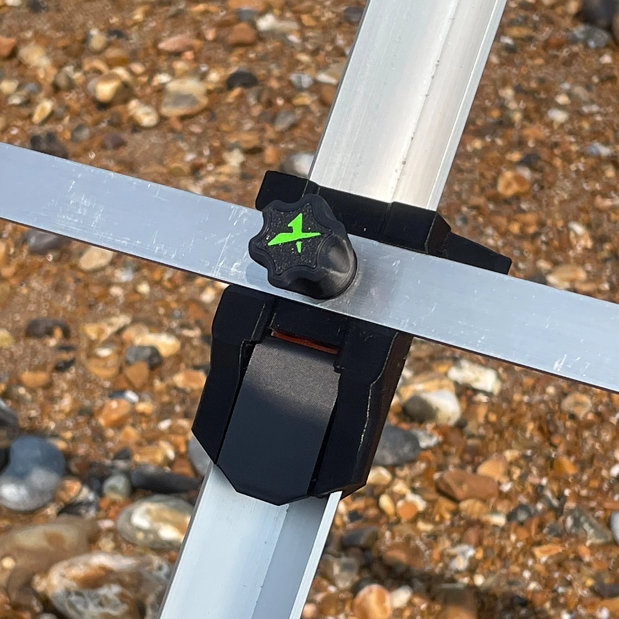 ANGLEX DOUBLE BUTT CUPBRACKET IAN GOLDS 08.jpg