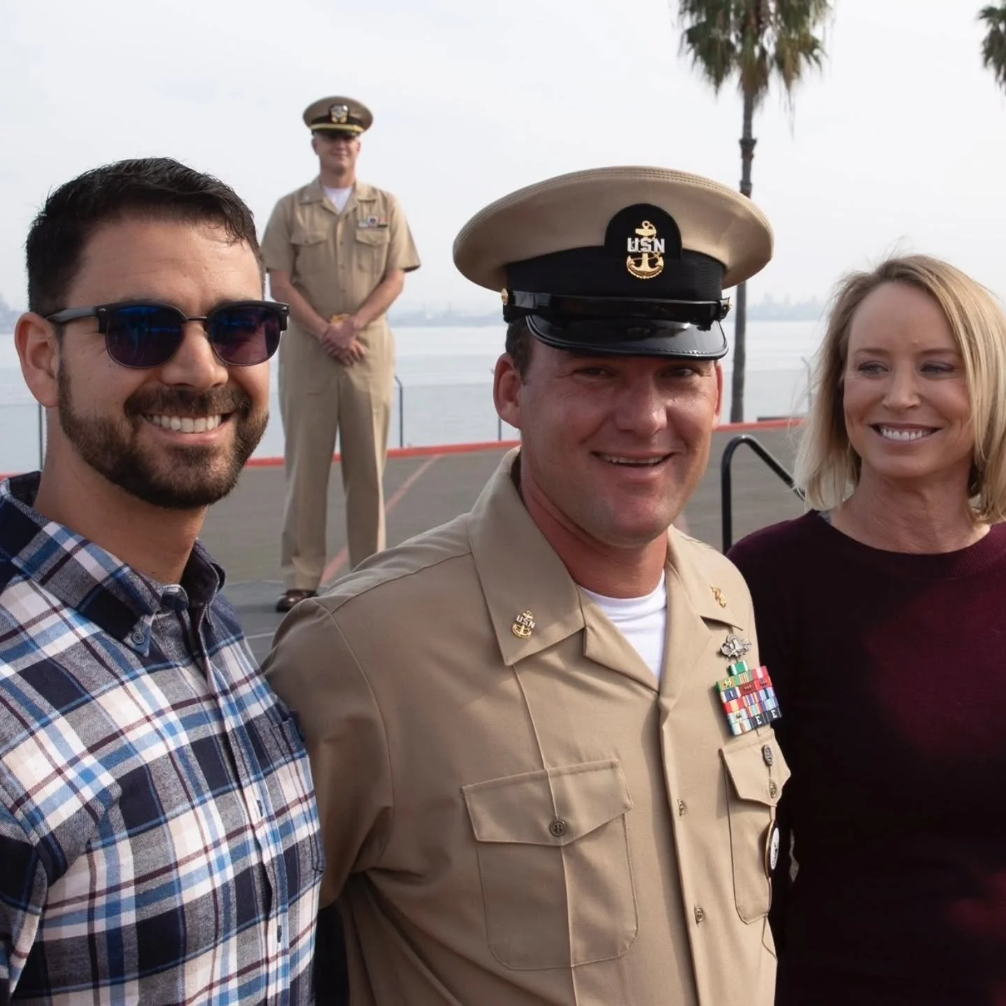 To all our Brothers and Sisters in arms, thank you for your service and sacrifice.  Your selflessness is one of the greatest things about this nation. 

We are opening at noon today. $1off pints for Veterans.  We'll be raising one with you. 🍻