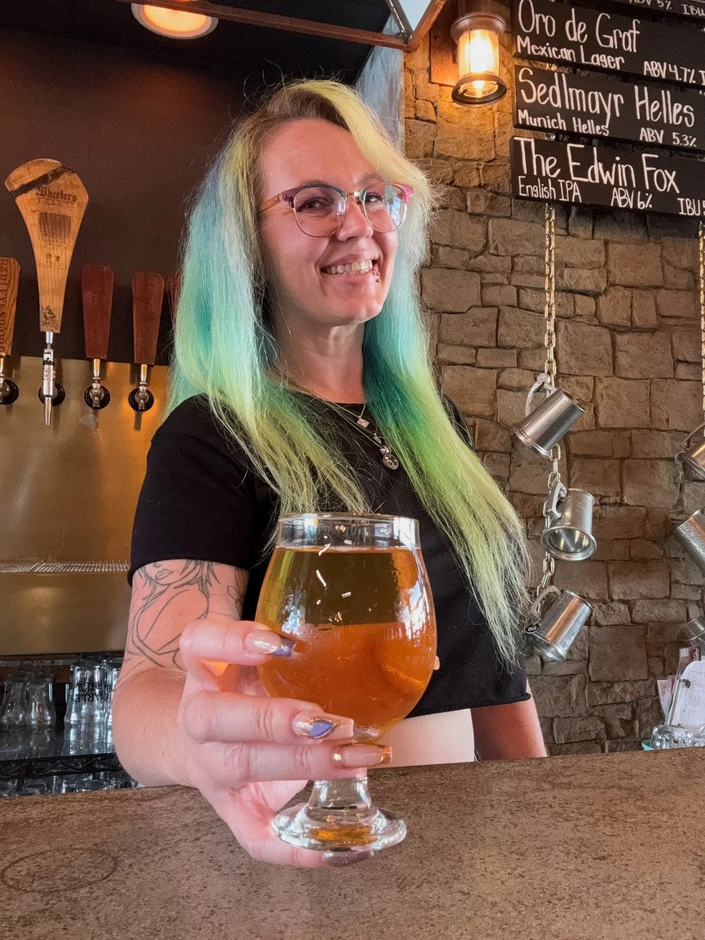 🎉HAPPY BIRTHDAY to our tasting room veteran SKYE!!!!

She&rsquo;s Awesome. Knowledgable. And her personality  is as colorful as her hair 💥🍻

Thank you for being a part of our journey @hot_damns