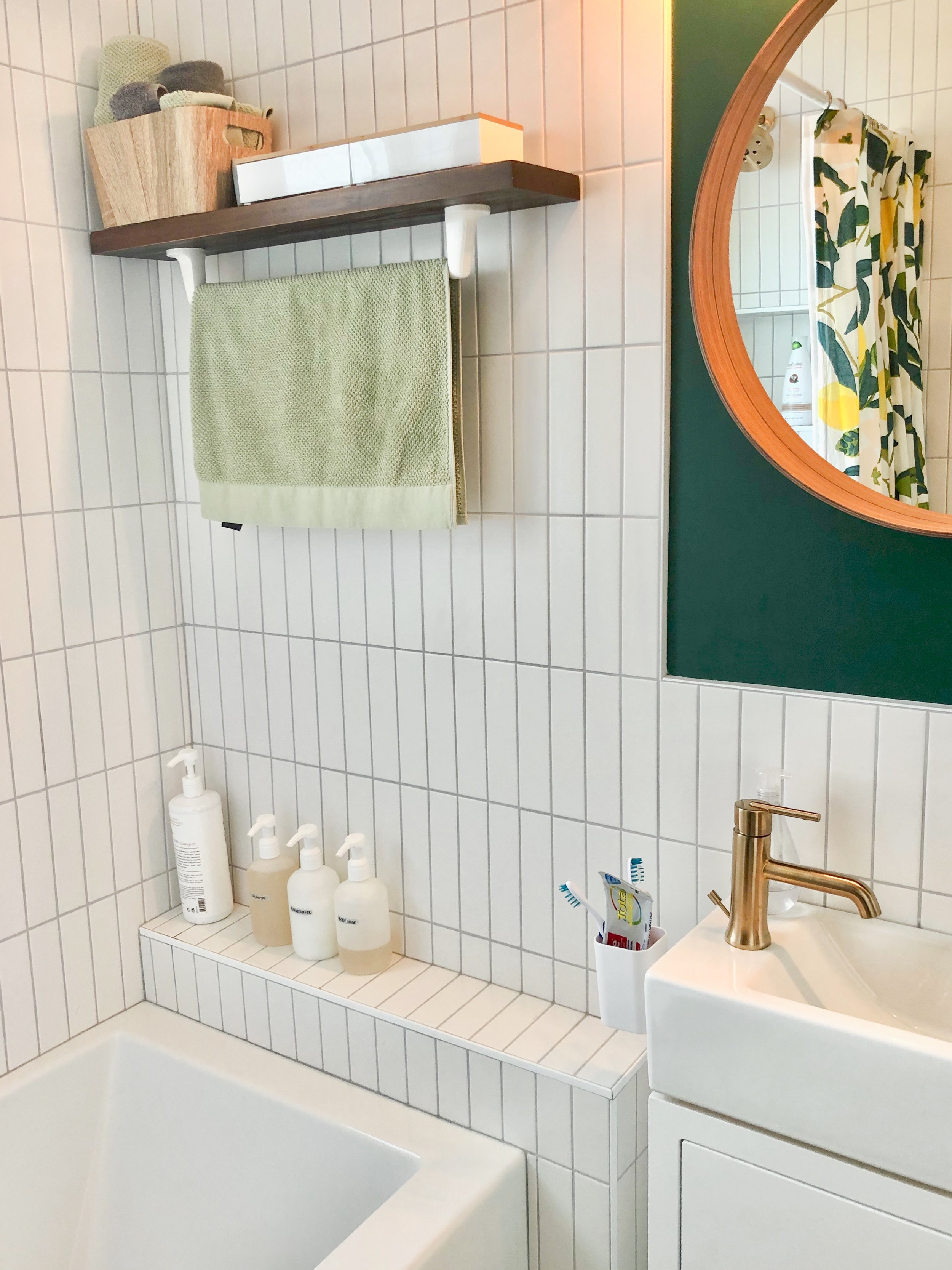 Modern bathroom renovation. Oak Craft Construction – Kimberley, BC