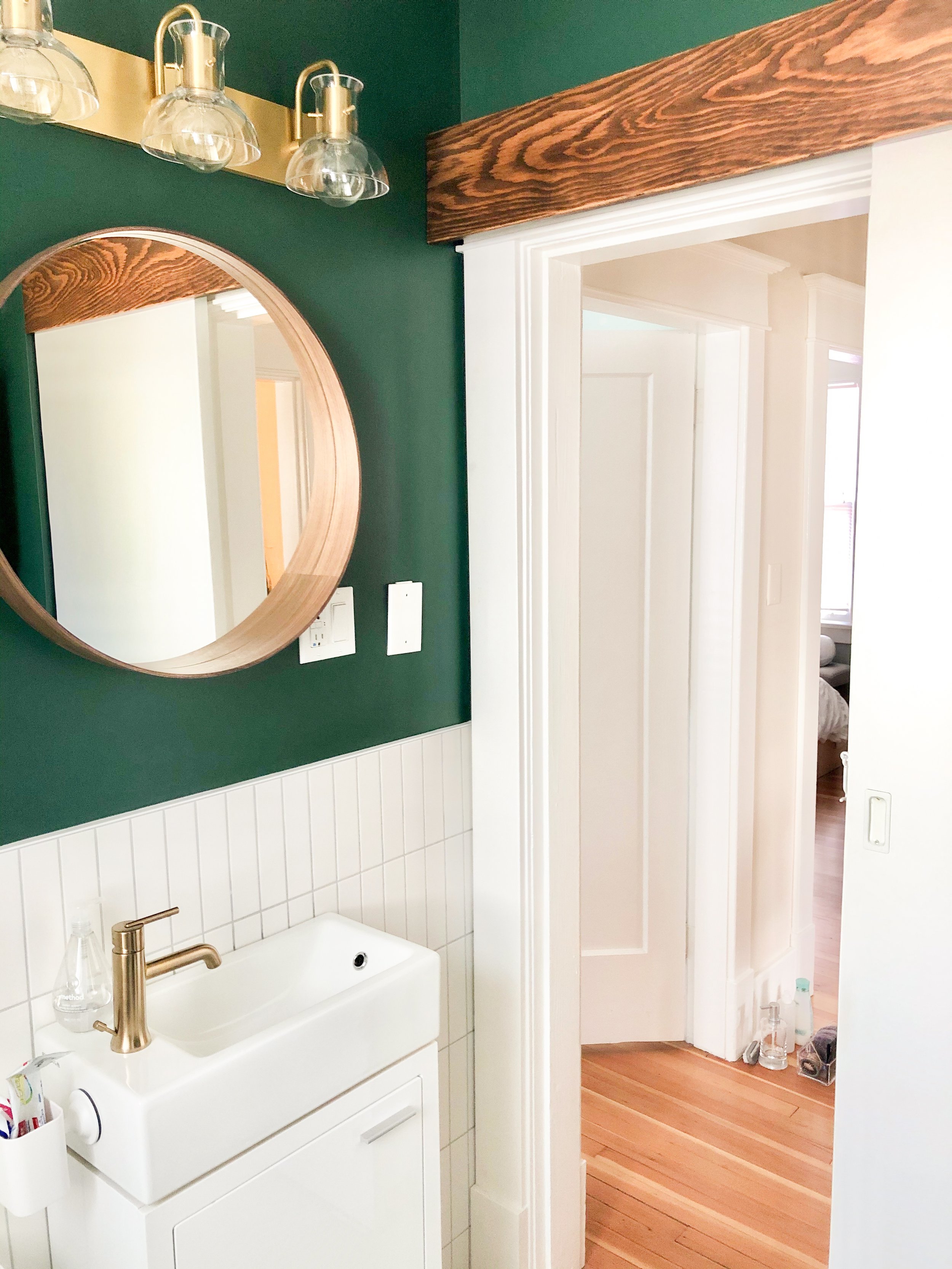 Modern bathroom renovation. Oak Craft Construction – Kimberley, BC