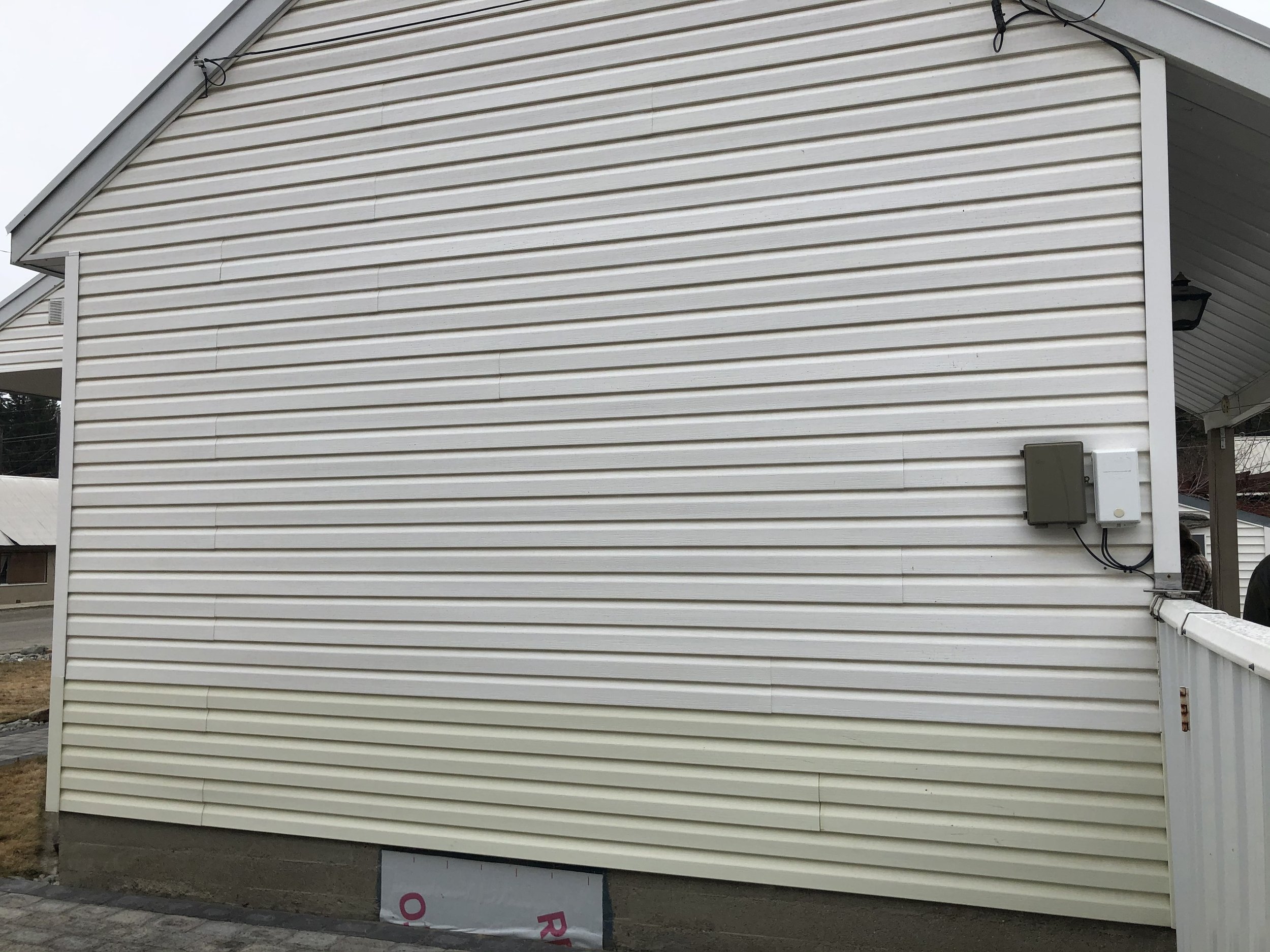 Exterior retrofit – New siding/cladding, exterior insulation and new windows increase this family’s comfort year round, and helps save on utility costs. Oak Craft Construction – Kimberley, BC