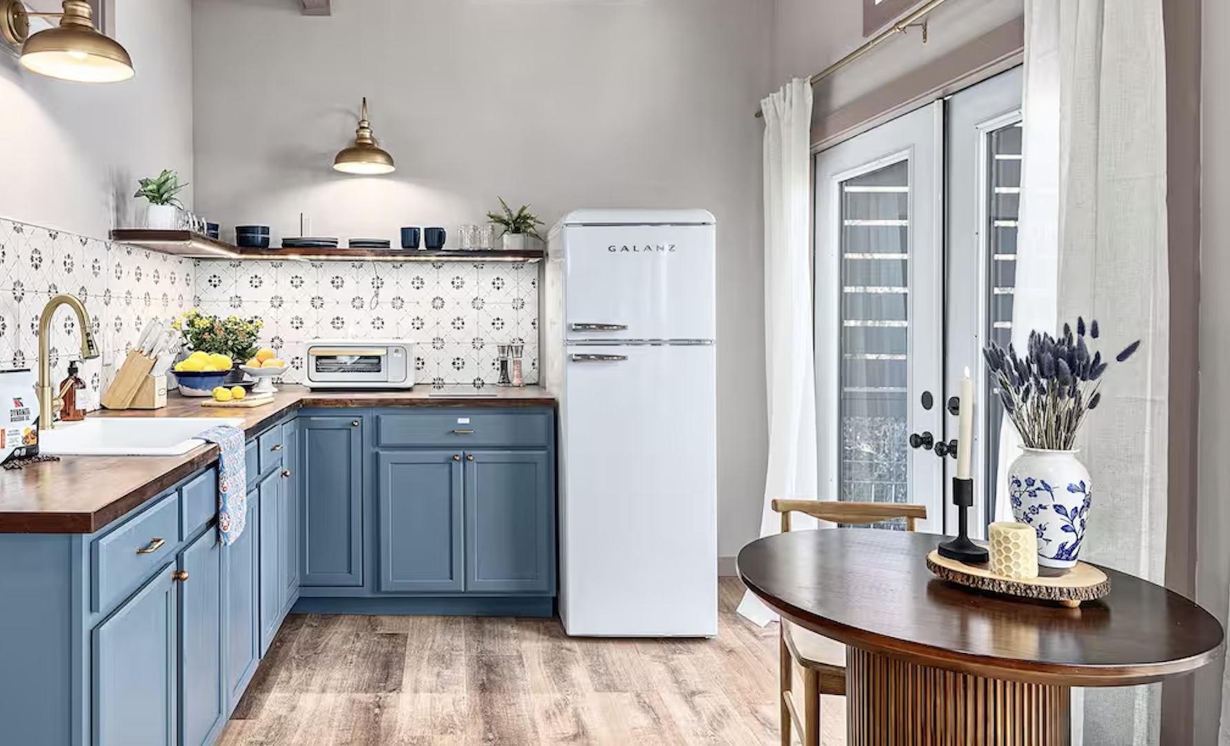 Mountain View Cottage: Turning an Art Studio into a Top-Performing Guest Retreat